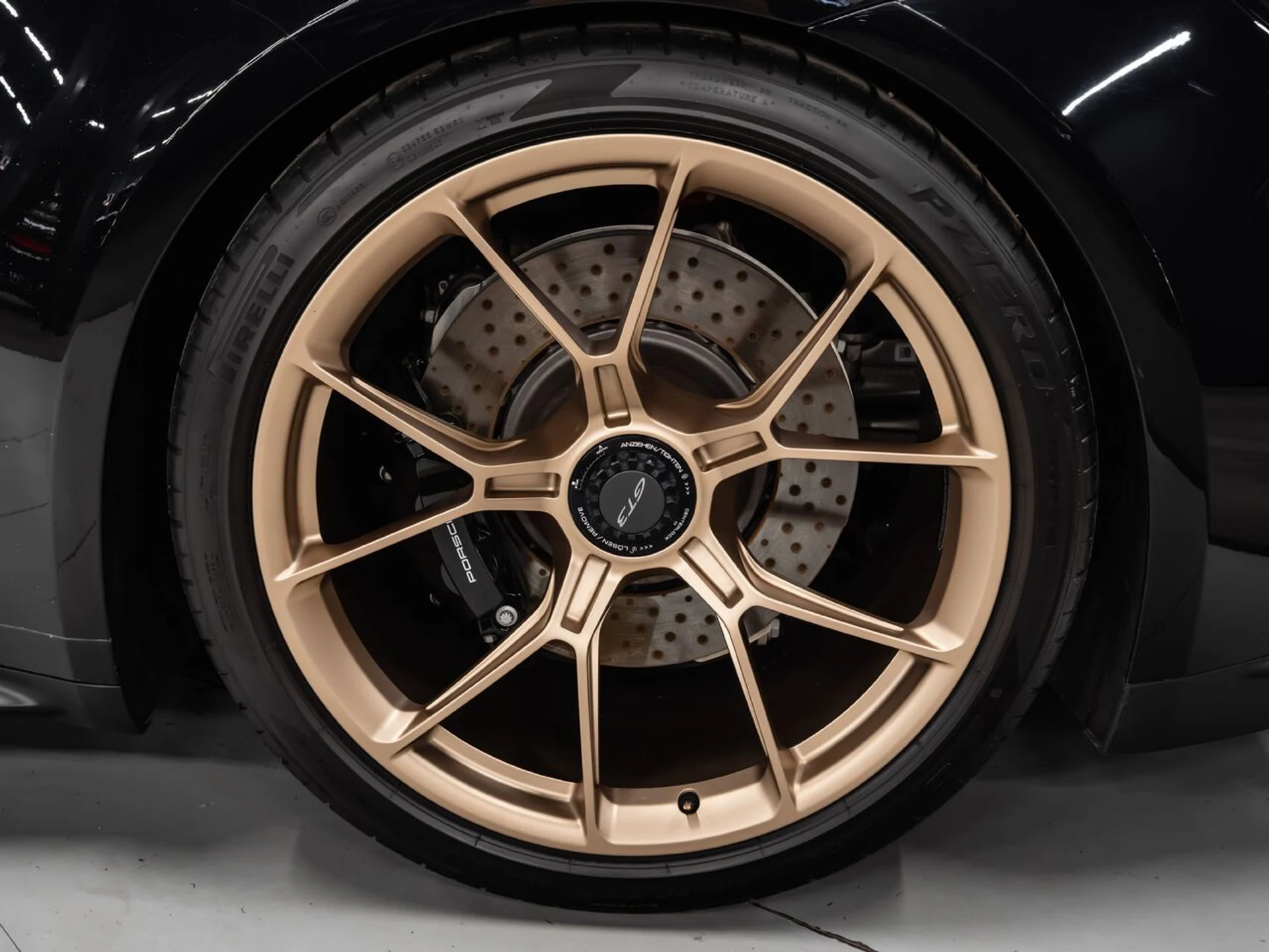 mph016_3961676481_porsche_911_2022_94960a83b3