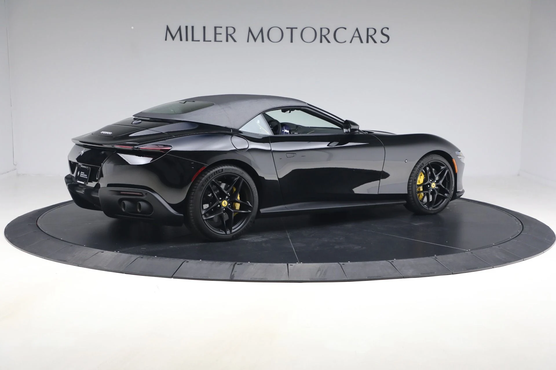 mph016_3973350315_Used_2025_Ferrari_Roma_Spider_1772825641_8442a61fe8