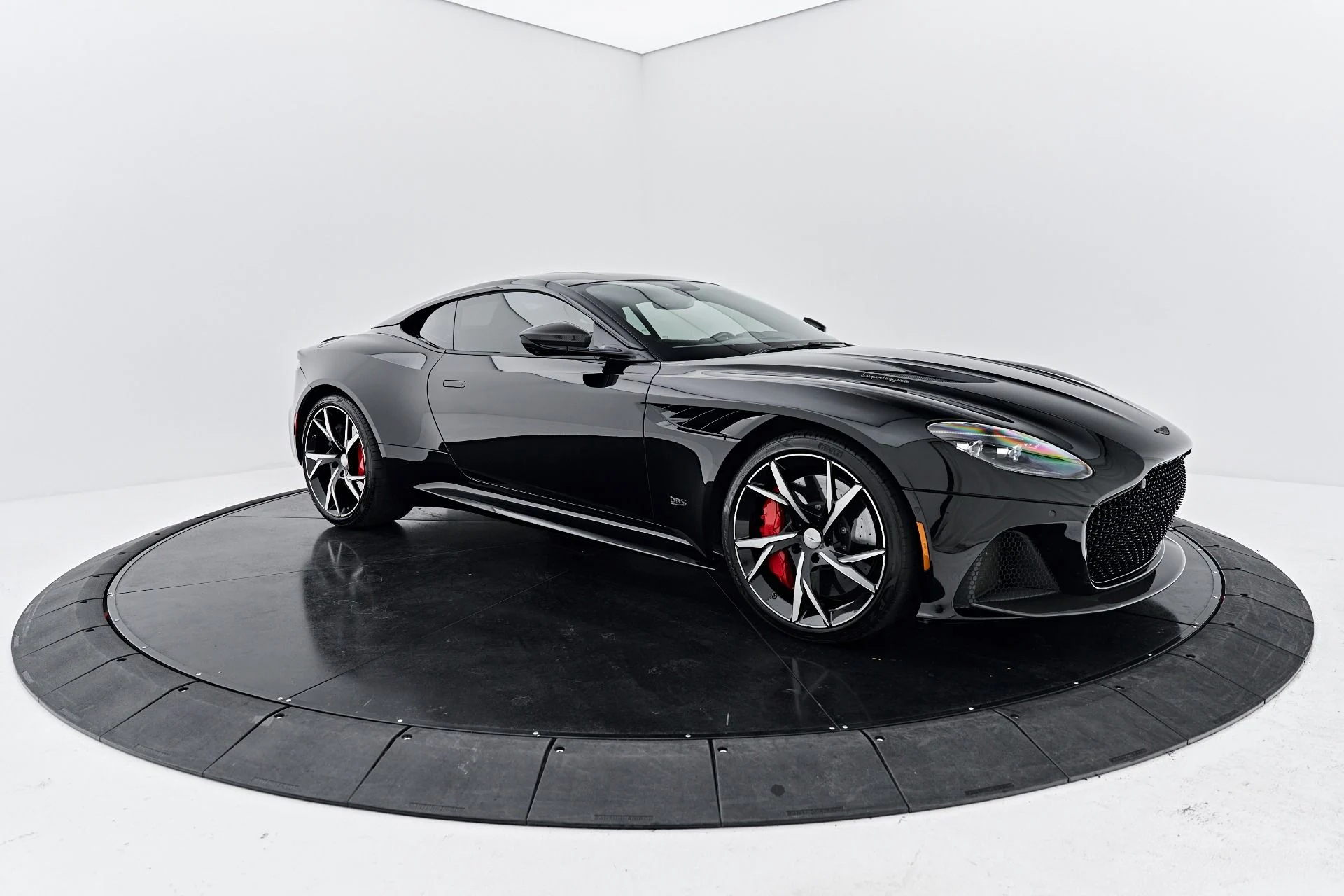 mph016_3975697439_Used_2019_Aston_Martin_DBS_Superleggera_1791337423_80333ed4fb