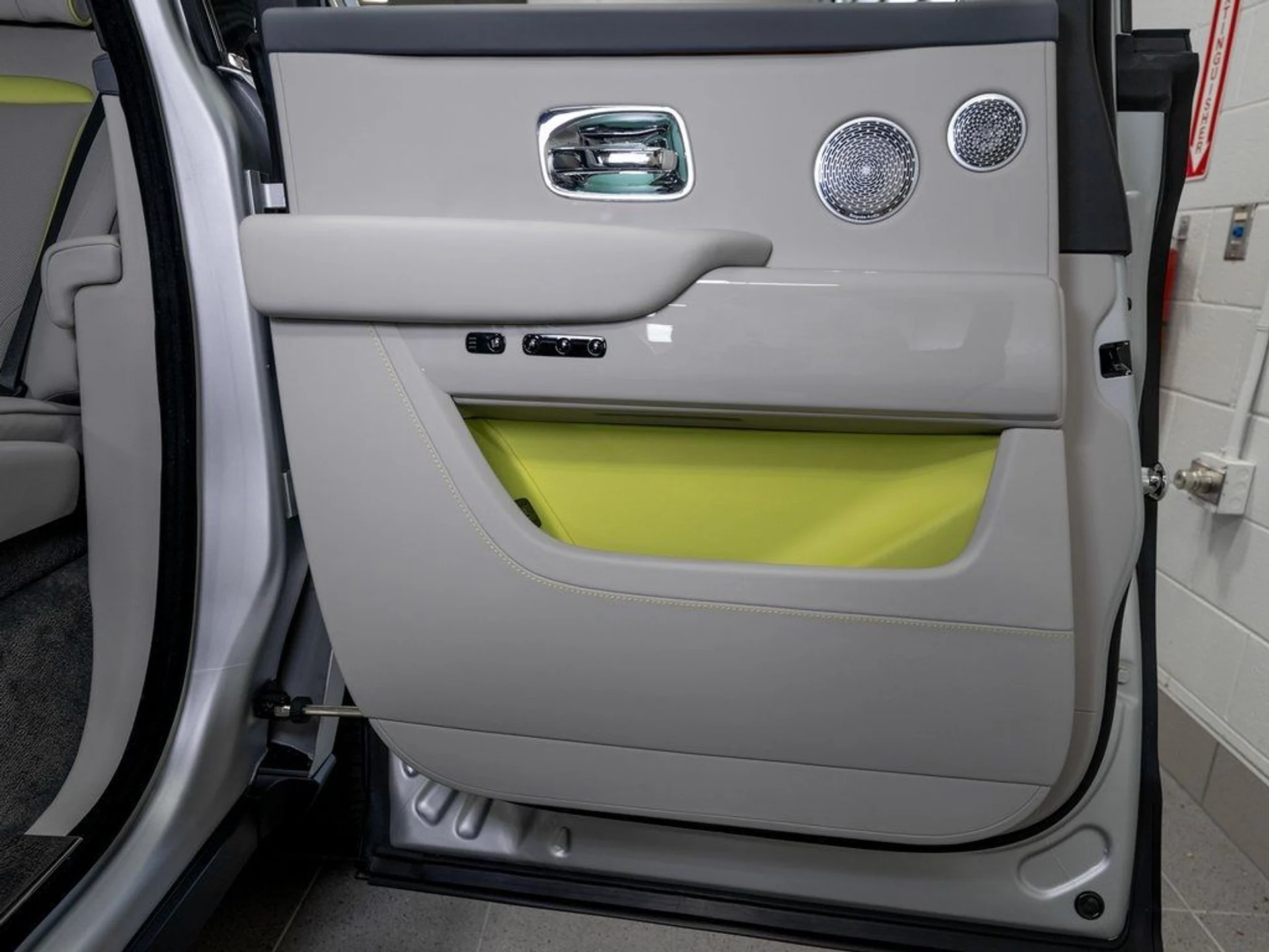 mph016_3979642420_image_17_9a55a22ab9