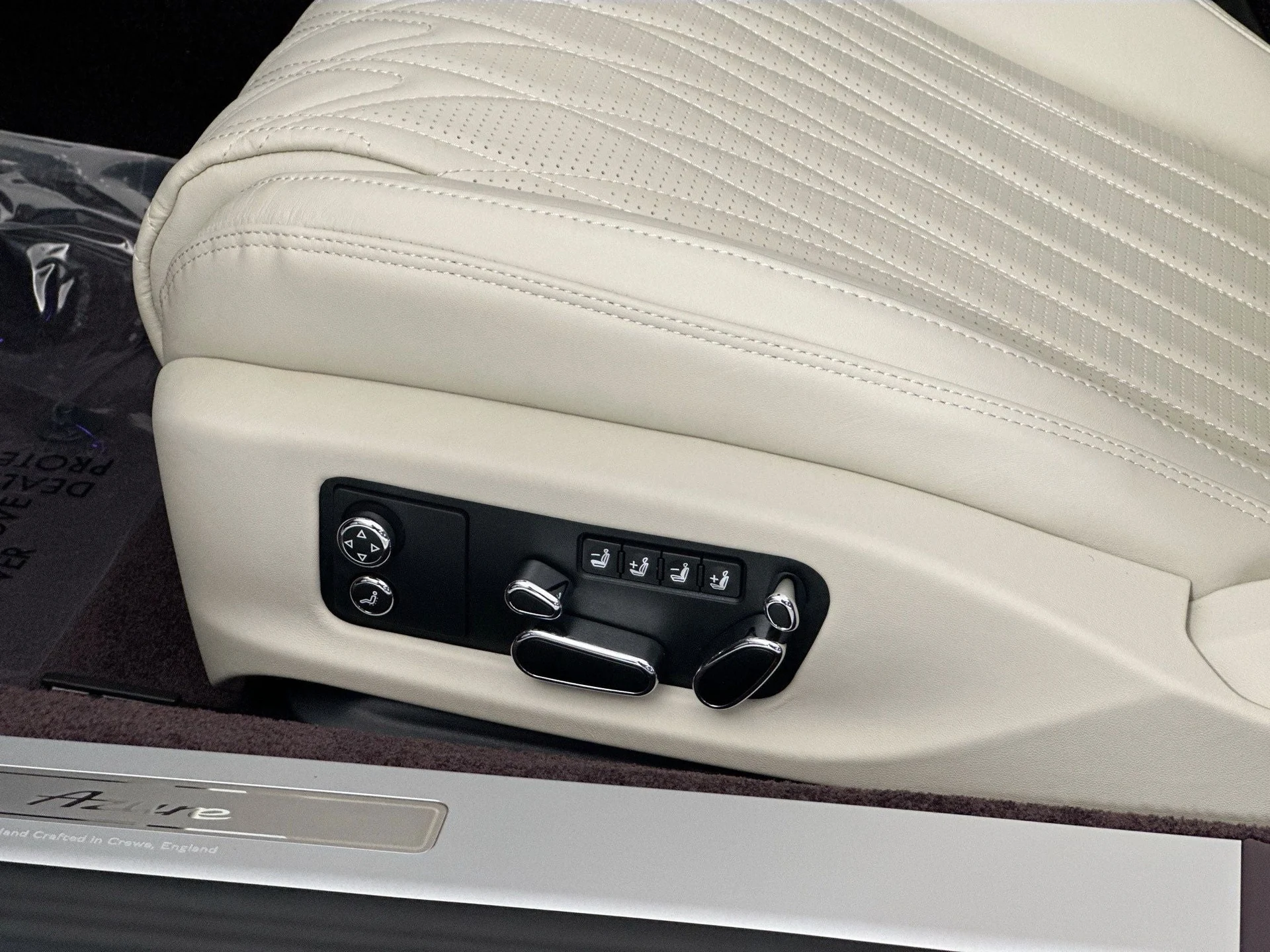 mph016_398255729_17_f1a83fa803