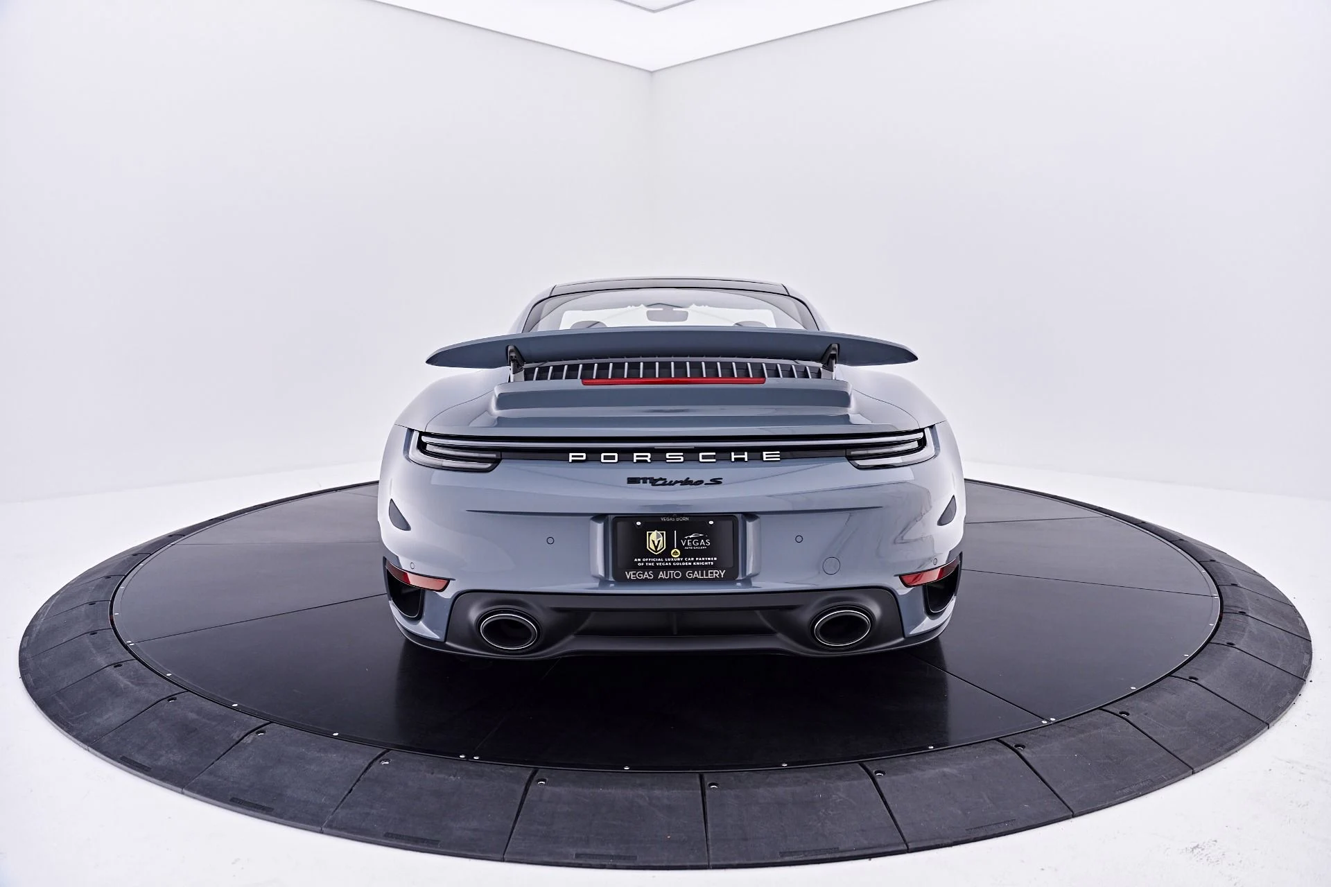 mph016_3984069721_Used_2023_Porsche_911_Turbo_S_1785208119_ec2eba2e65