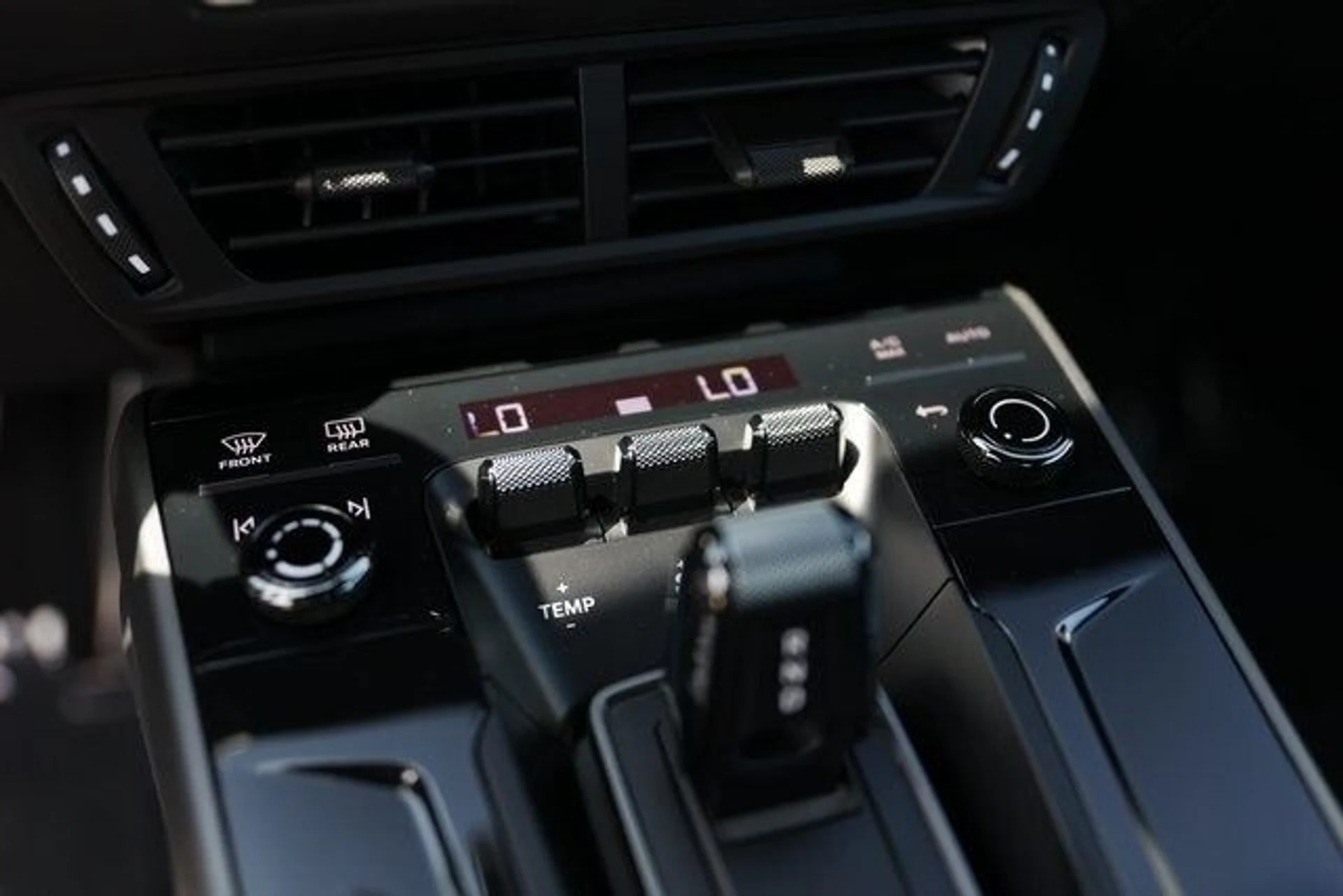 mph016_3984775628_8b4654f5df3b4f94b22016889600e194x_b93d76b993