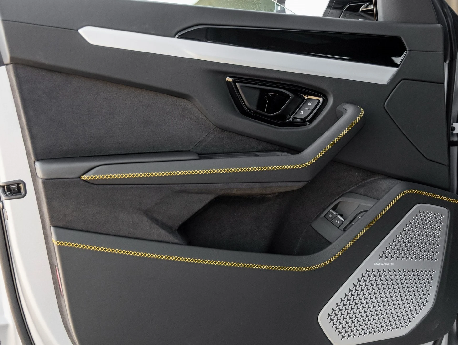 mph016_3994304658_17_020f4b35f0