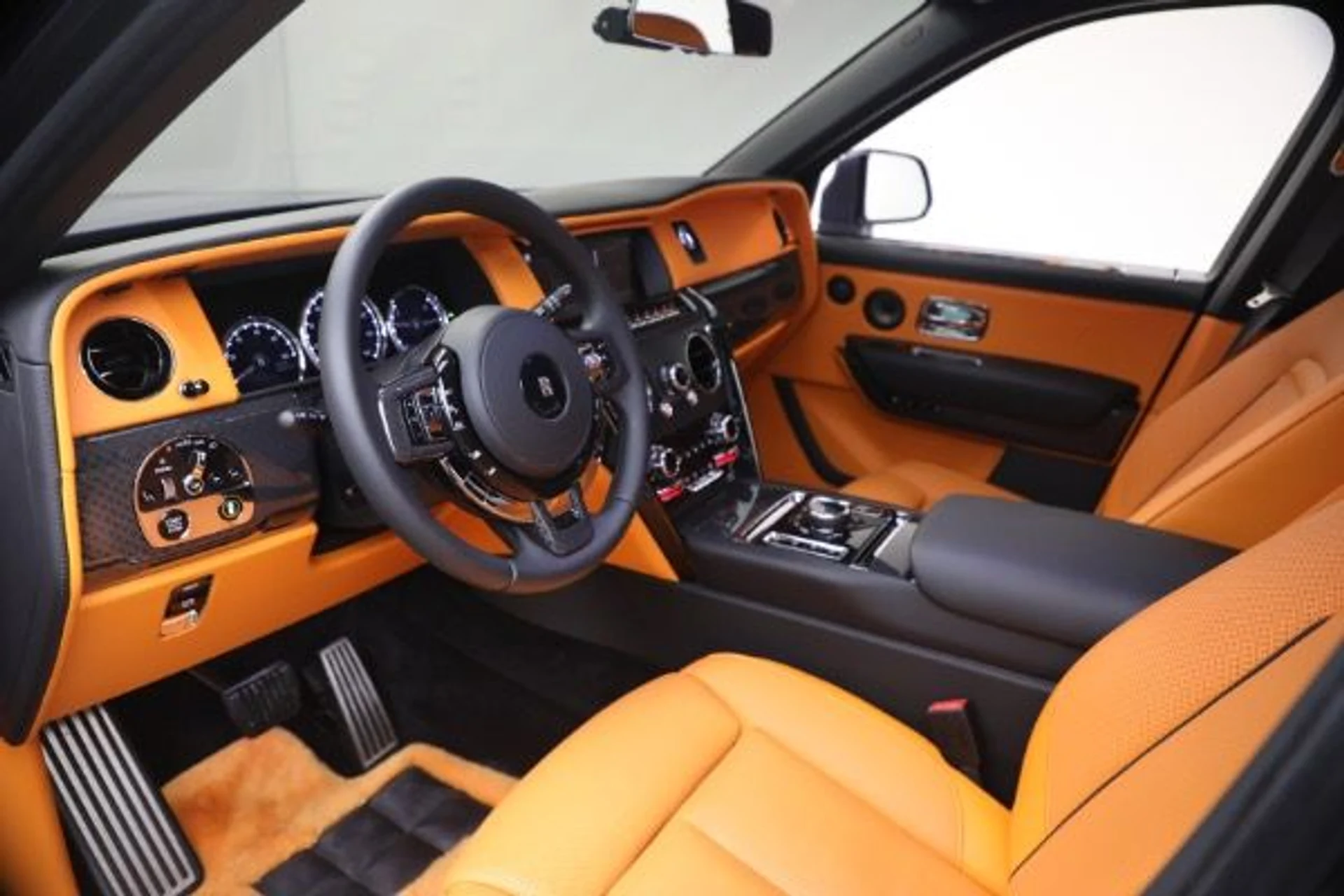 mph016_3996306240_Used_2024_Rolls_Royce_Black_Badge_Cullinan_c967f48cab