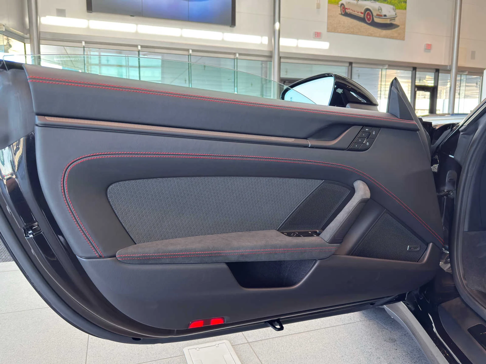 mph016_4000289510_8d79938c80bf9aaae3e291e130d85065x_d09c12f359