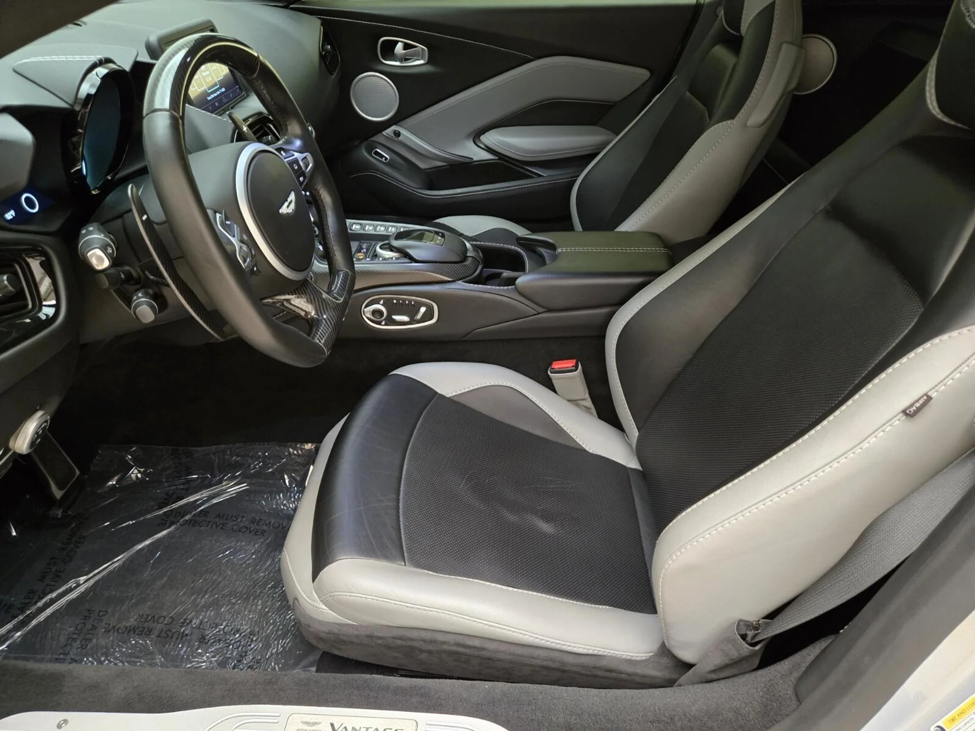 mph016_4000654210_Used_2019_Aston_Martin_Vantage_1756191180_677f5e62fe