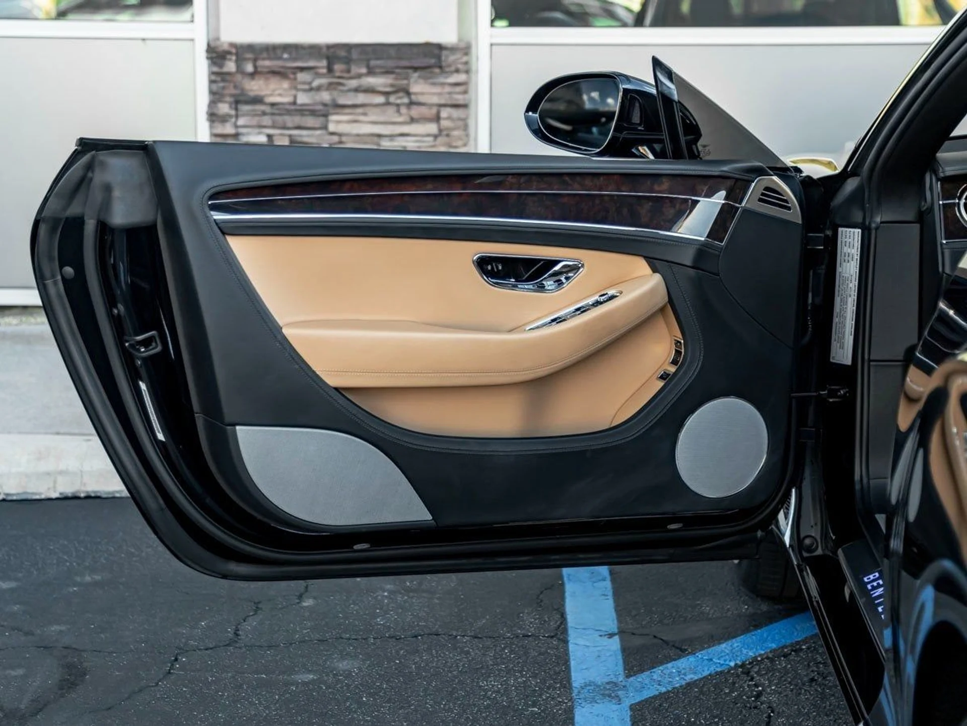 mph016_4002469946_17_8a466f806f