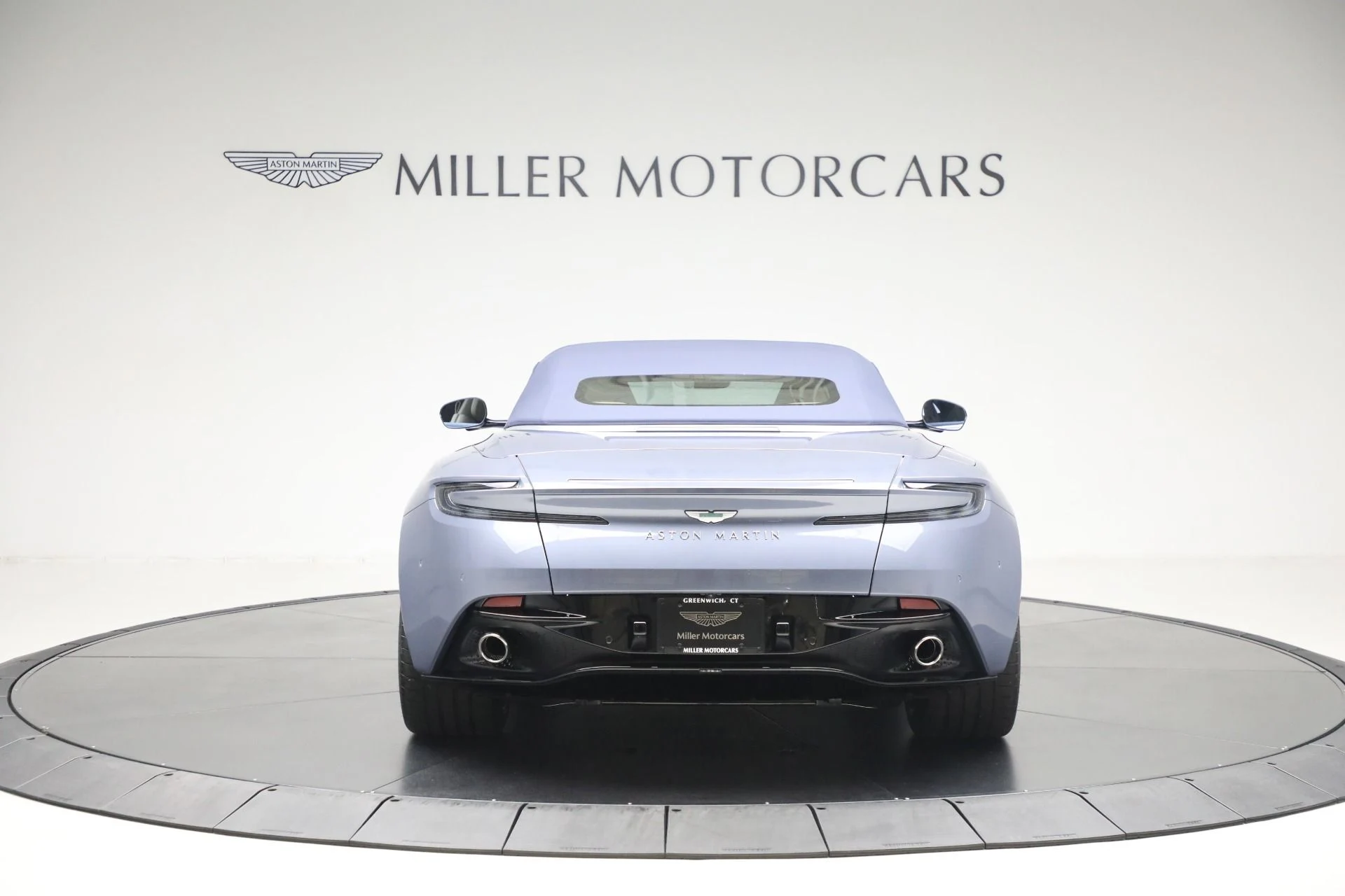 mph016_4002917952_New_2025_Aston_Martin_DB_12_Volante_258b06717e
