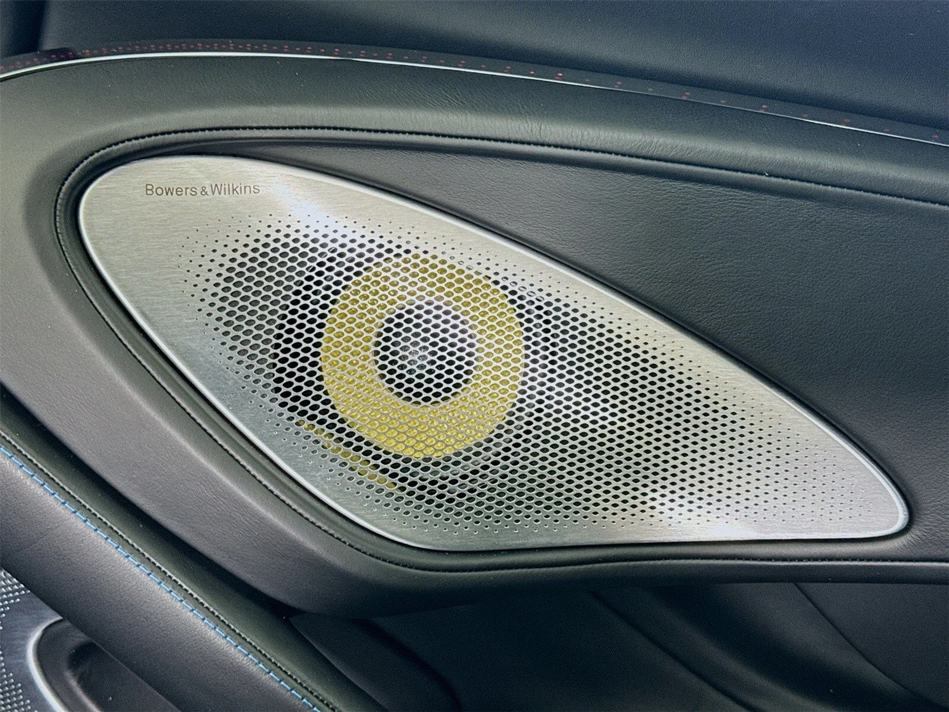 mph016_4013917204_dd2f812bbe0393d1985c6a510be2b7f8x_08e8876c66