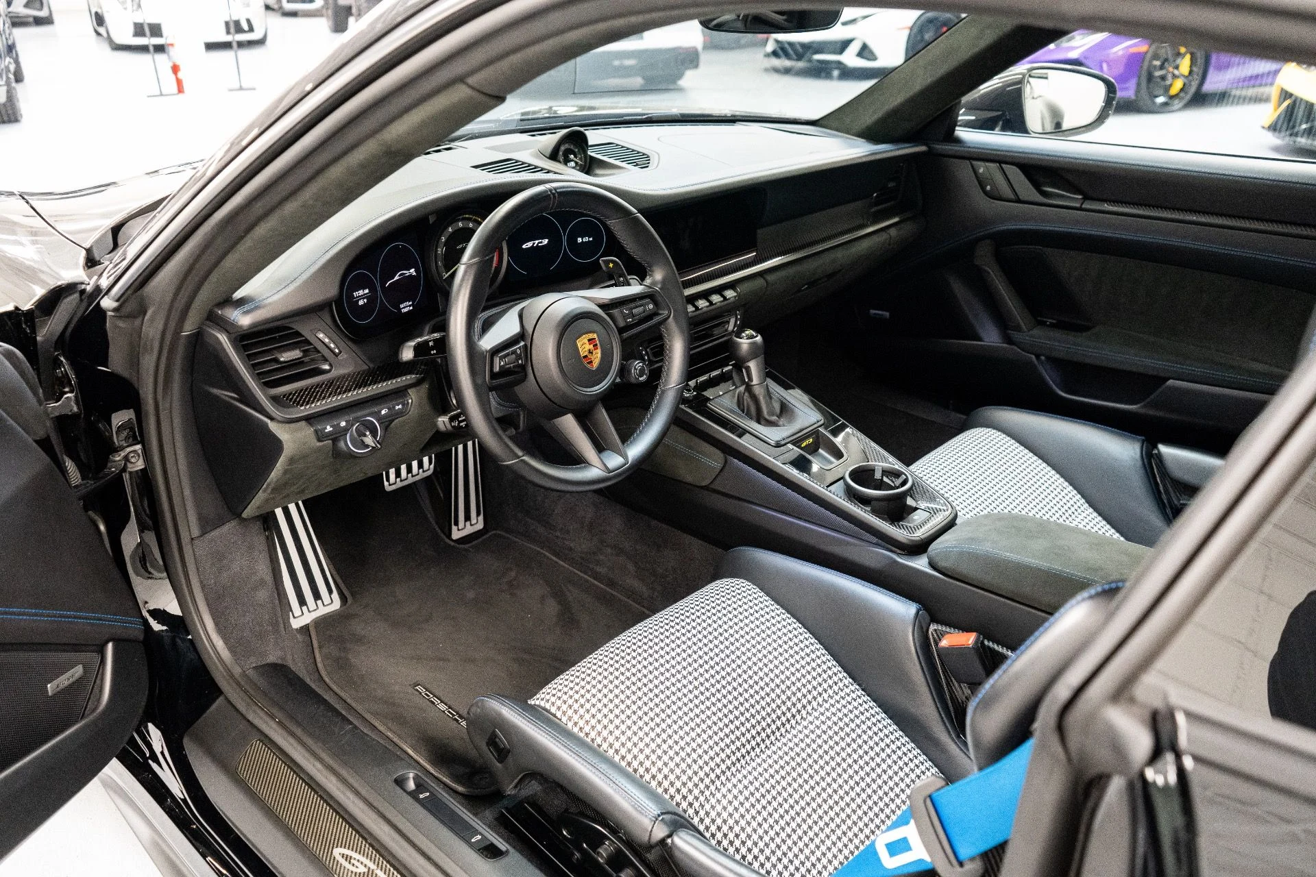 mph016_4014356109_Used_2022_Porsche_911_GT_3_1766000900_09f2914aa0