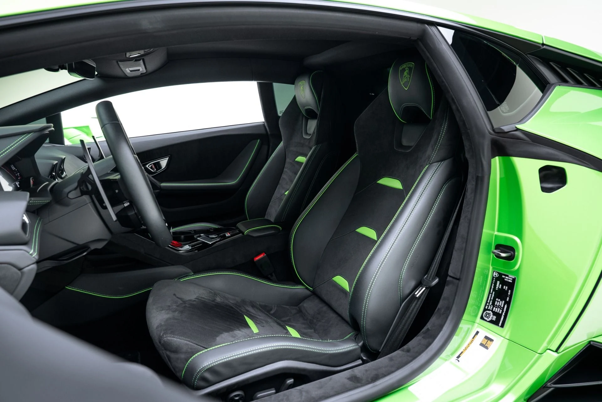 mph016_4015537722_Used_2023_Lamborghini_Huracan_Tecnica_1775770975_b35231f4cf