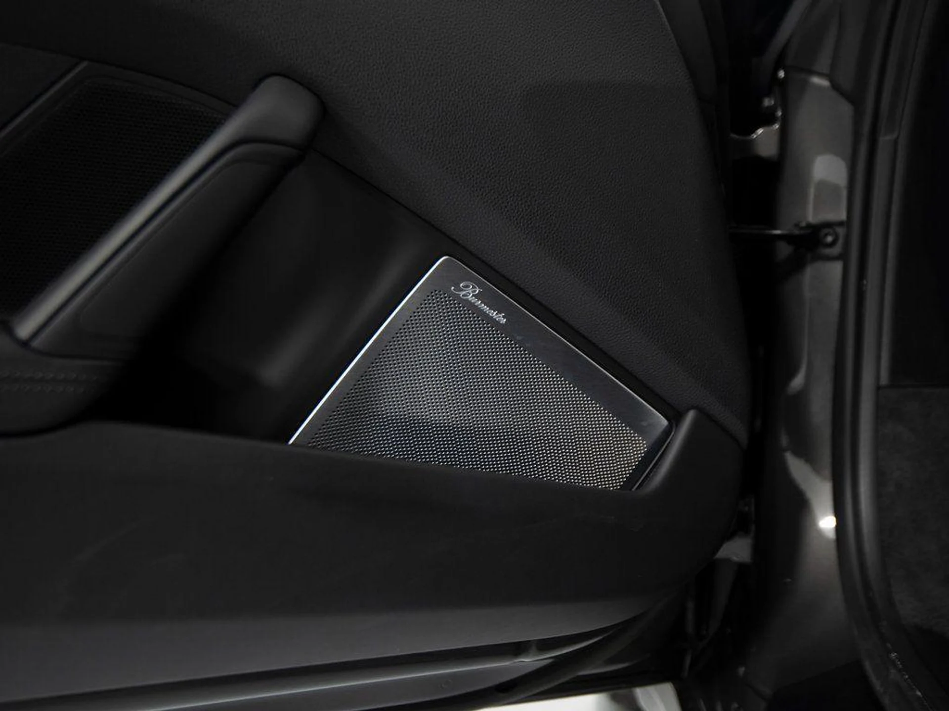 mph016_4021456461_Uapu4a5_JAGN_4_Ix_SF_5_VN_Ad_B_Dhv5w_3dff1cb11d