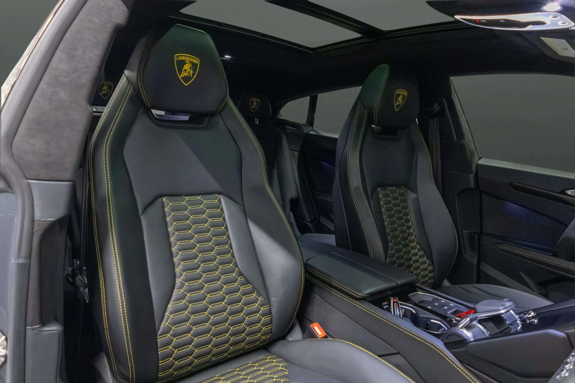 mph016_4026289435_3fddc2d5_2e6b_4f86_86b9_32de92511769_202320_Lamborghini20_Urus20_S2028_ZPBCB_3_ZL_4_PLA_2366129_17_6dd61706b1