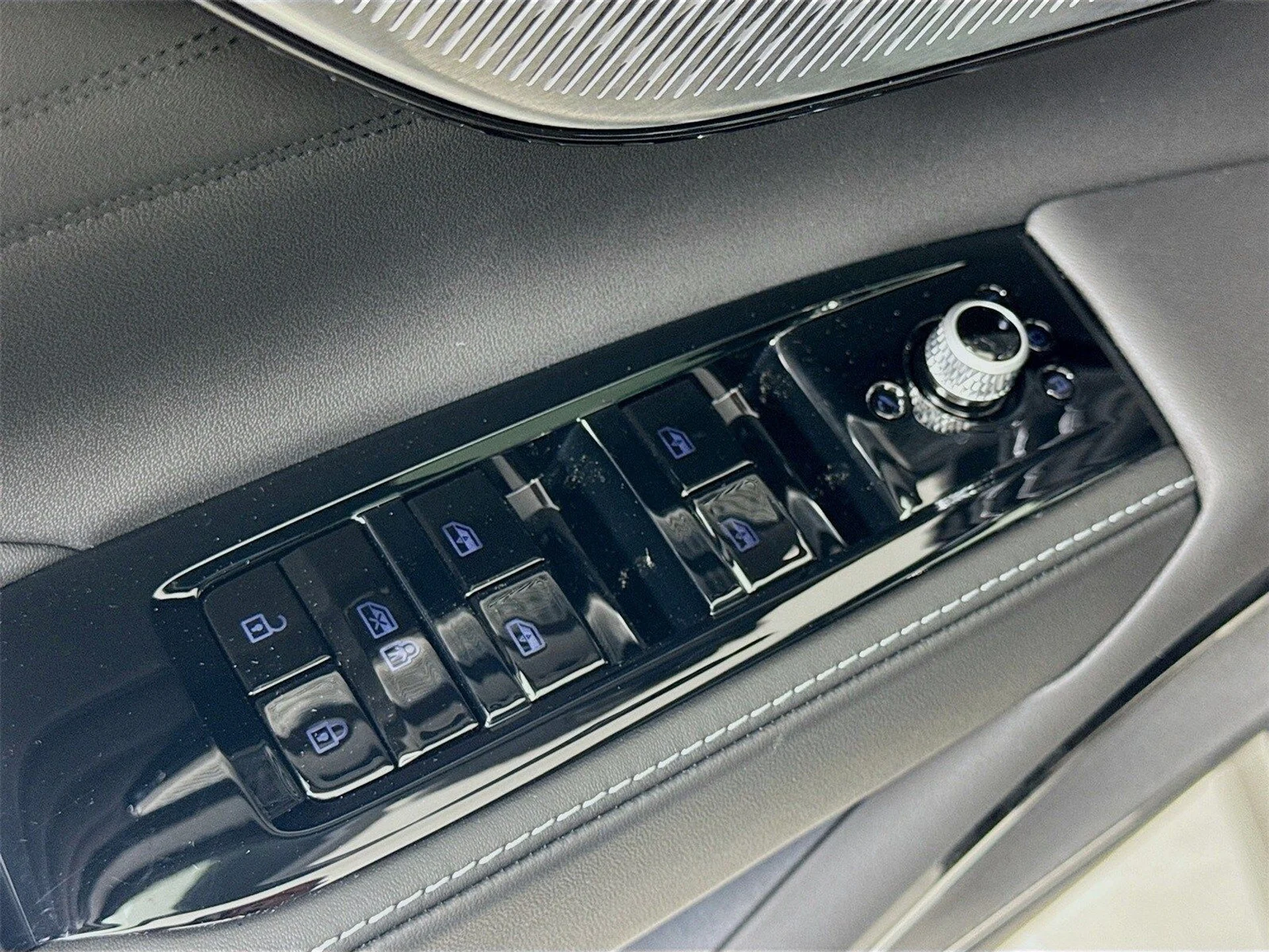 mph016_4031956413_3891af1fb77243a58390c89206b4713dx_4bbde3af8f