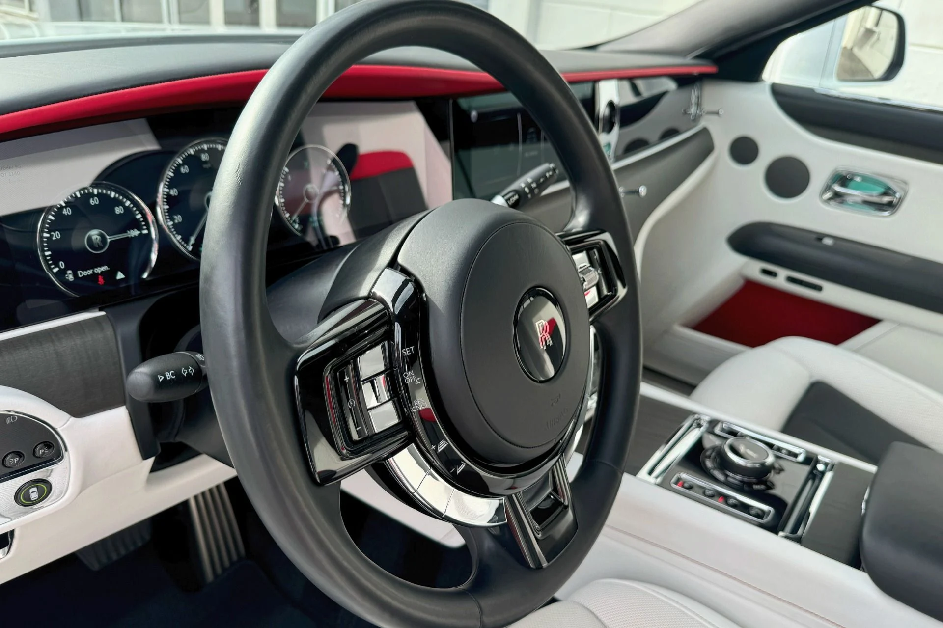 mph016_4033312744_Used_2022_Rolls_Royce_Ghost_1751353922_6fab85aaaf