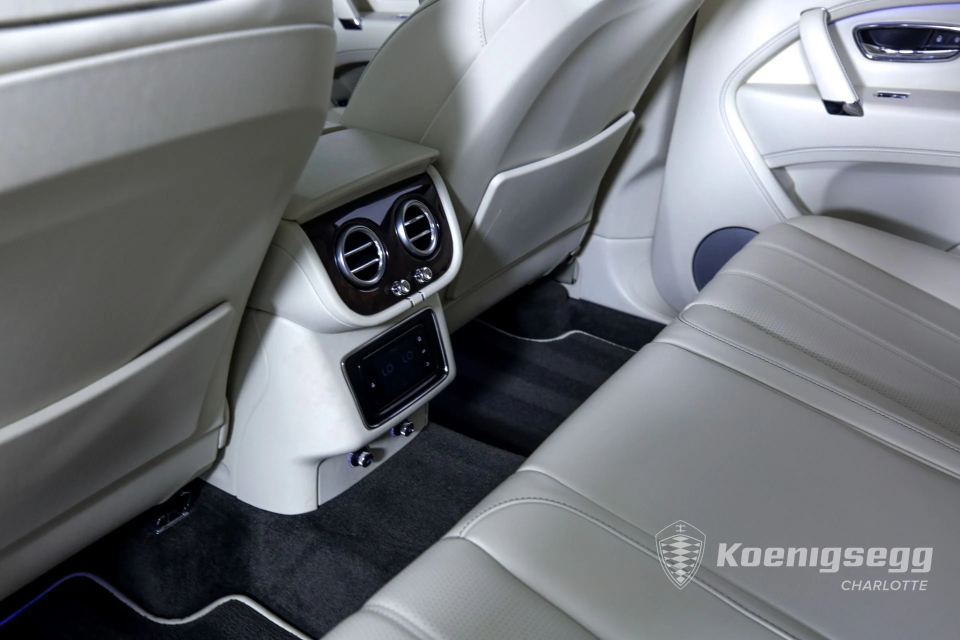 mph016_4041295897_Used_2018_Bentley_Bentayga_Onyx_Edition_1673032642_01845bfae9