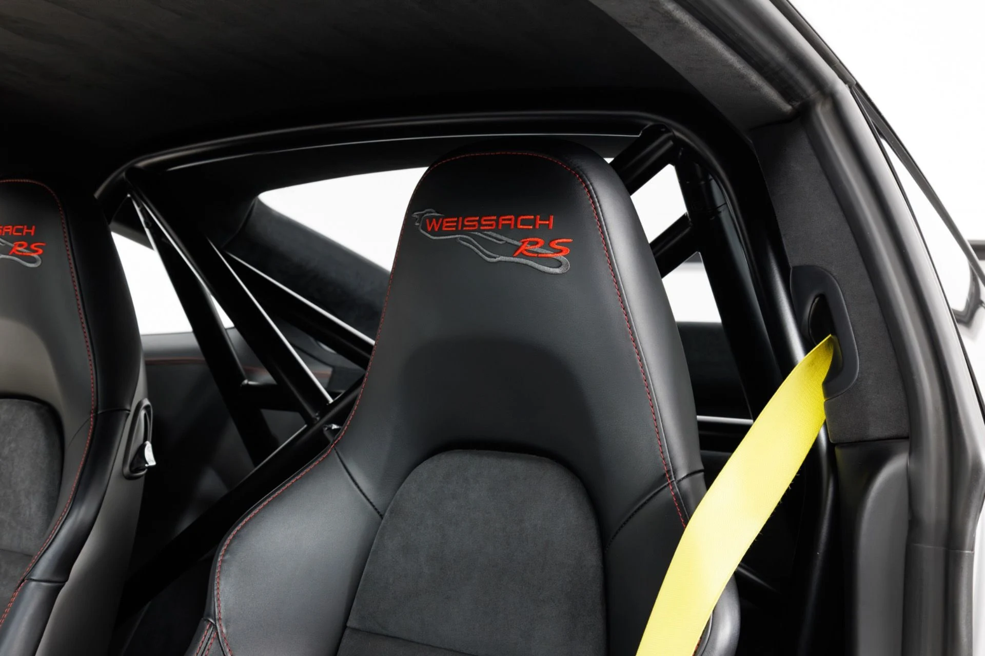 mph016_4052936808_Used_2018_Porsche_911_GT_2_RS_1791916169_900d50bf99