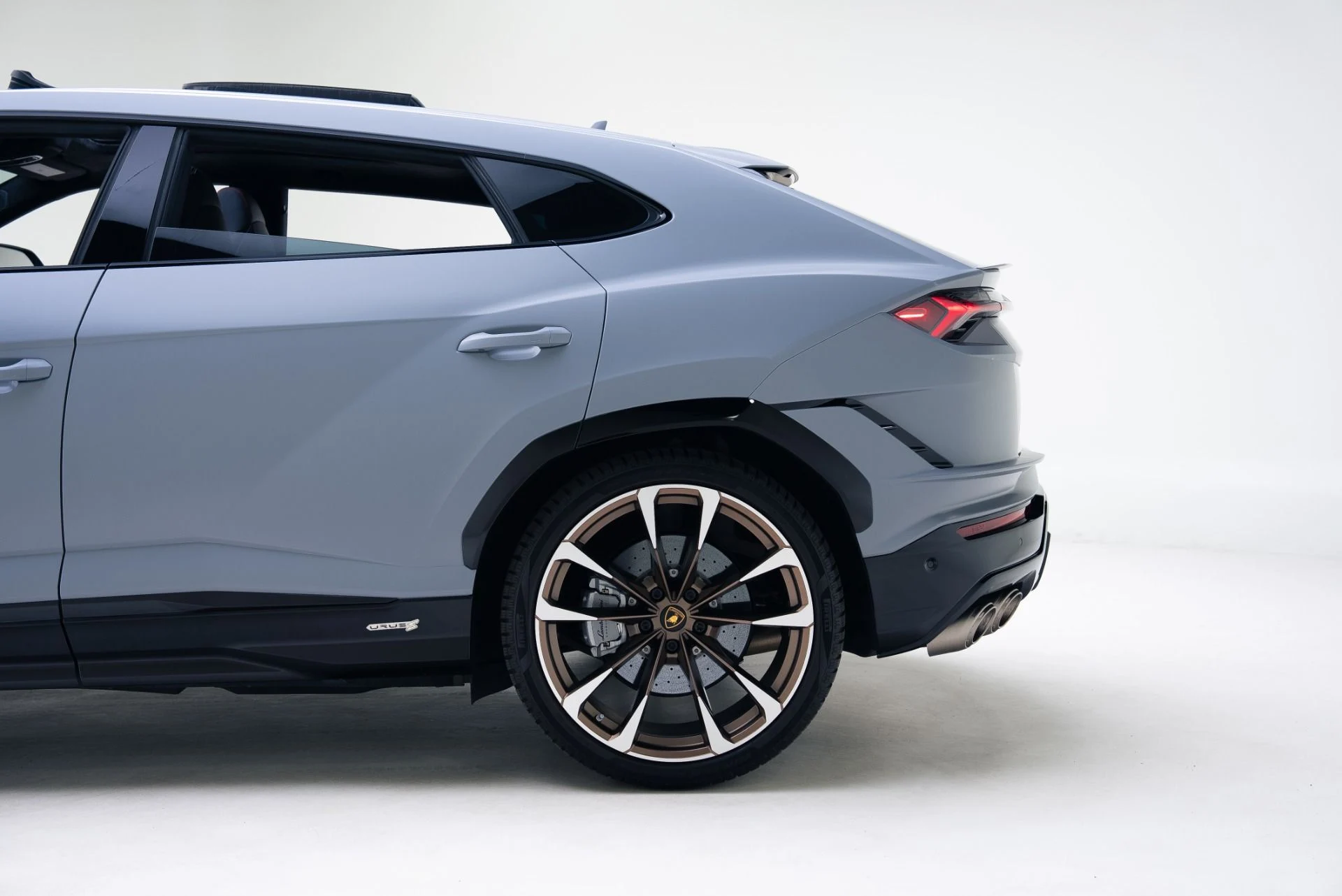 mph016_405497823_Used_2024_Lamborghini_Urus_S_1768413804_5948adecf4