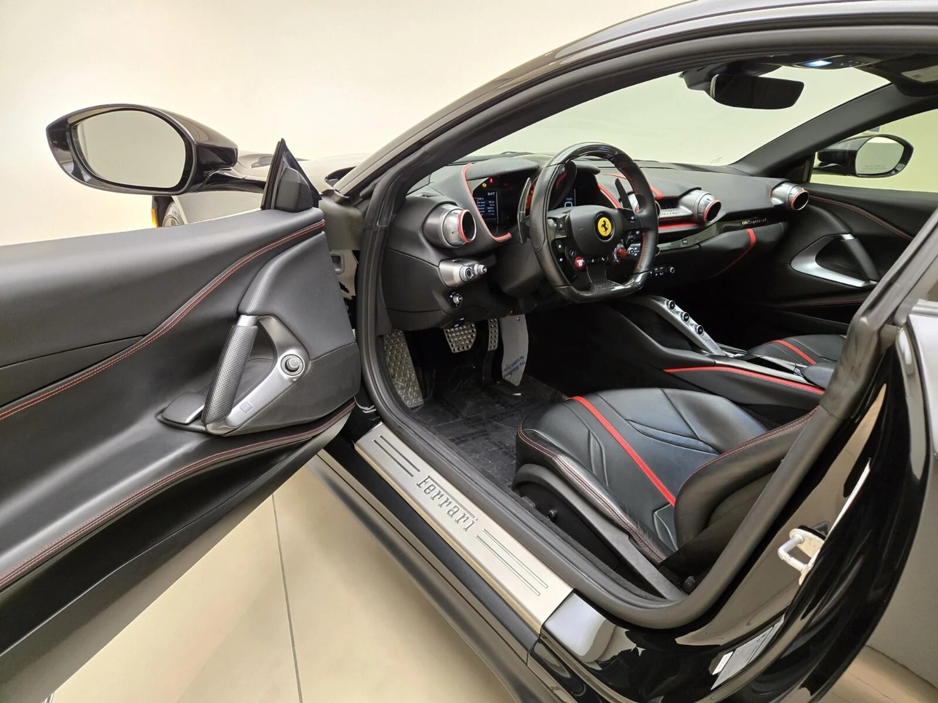 mph016_4055730719_Used_2020_Ferrari_812_Superfast_1765003235_32533b924d