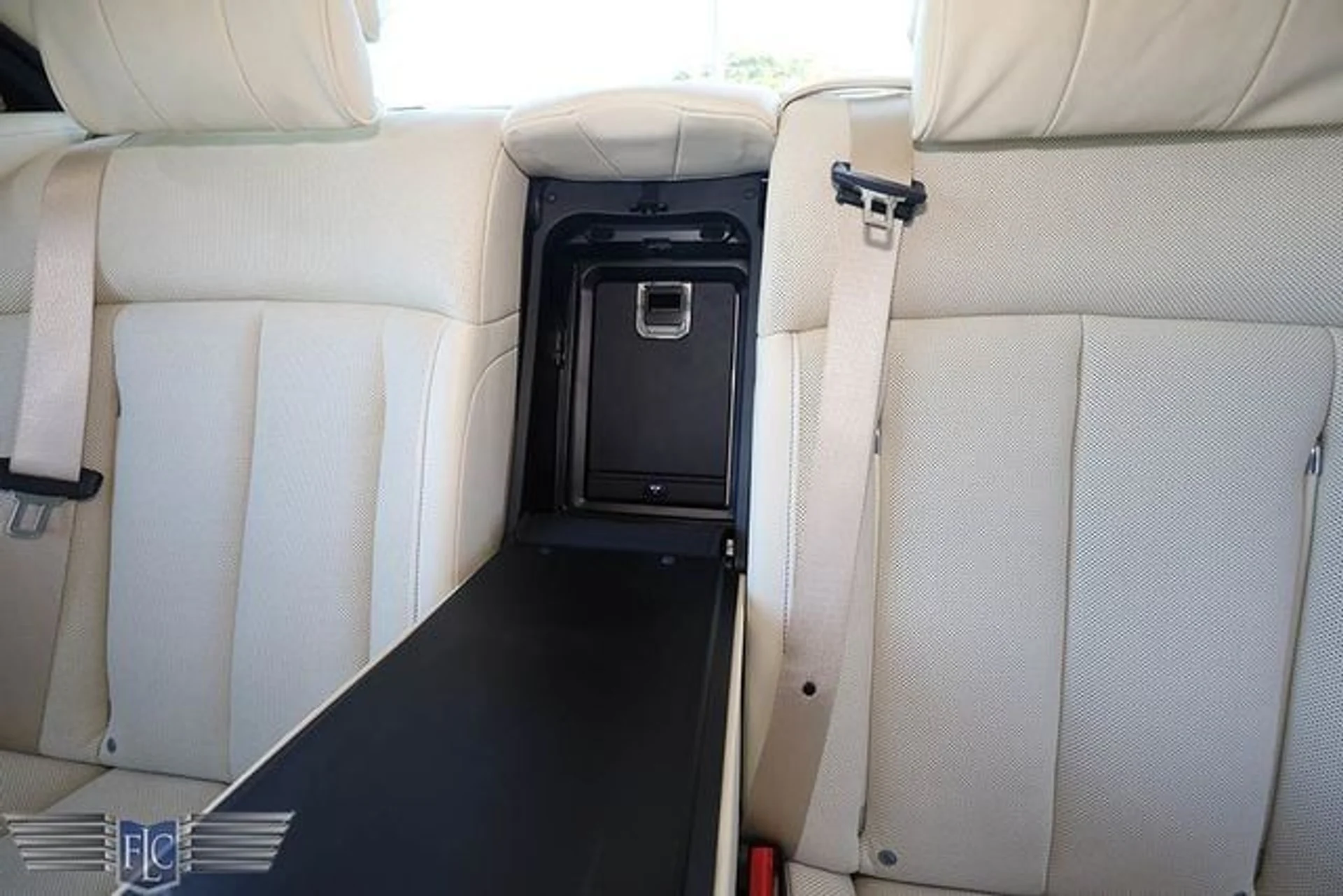 mph016_4060084486_used_2018_rolls_royce_phantom_sedan_6305_22718398_21_640_50b6200418