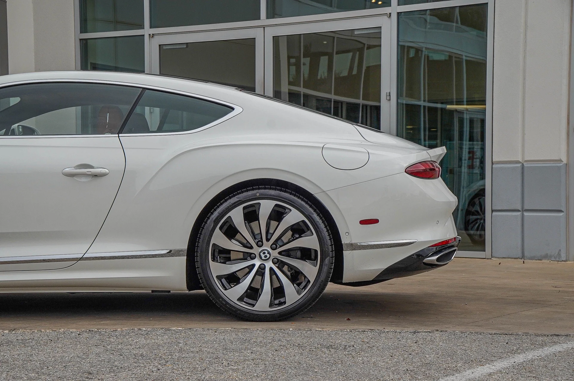 mph016_4062676943_Hi_Tech_Luxury_Imports_LLC_SCBCP_2_ZG_7_TC_025858_image_16_ce3d58a28b