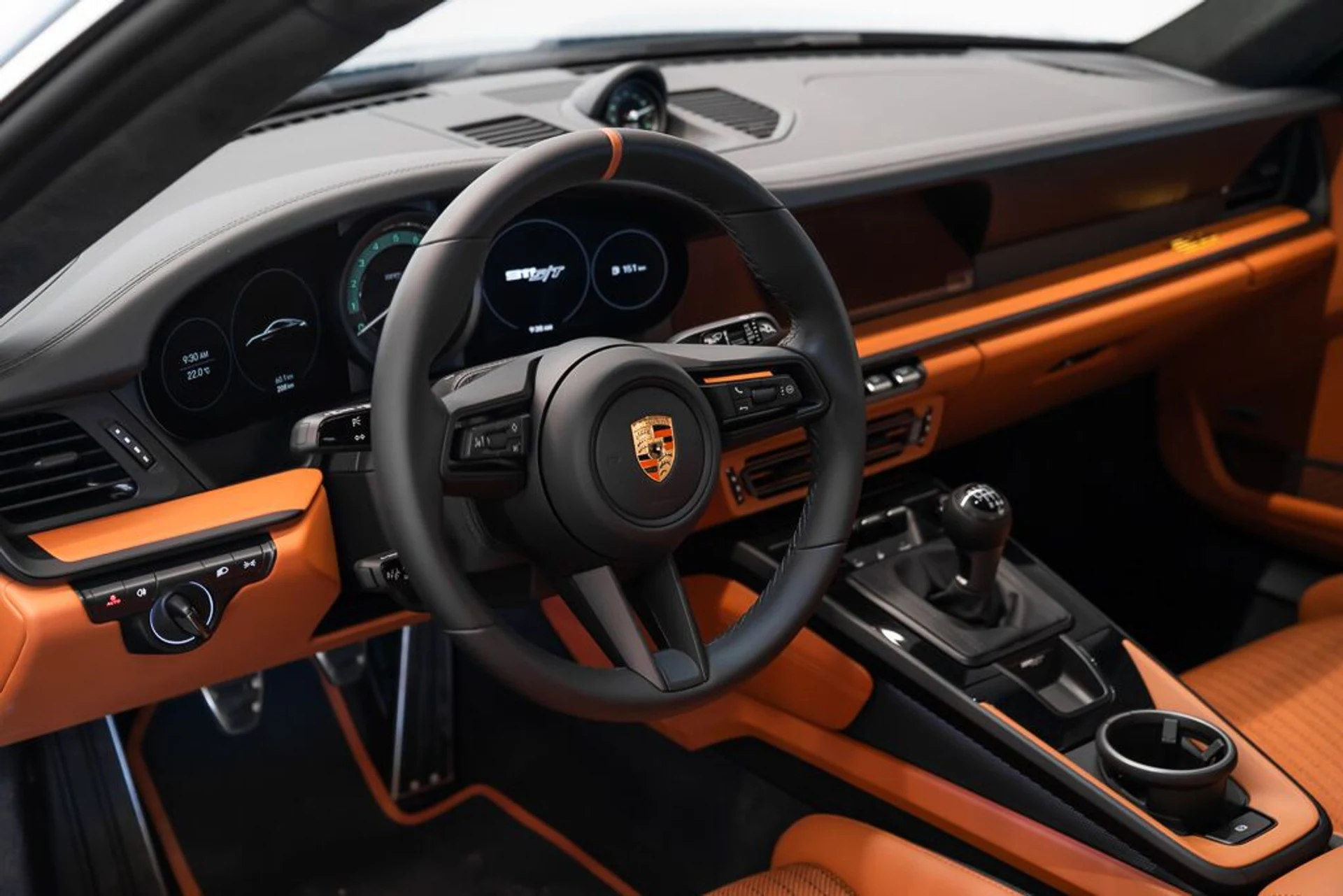 mph016_4068520679_porsche_911_2024_jpg_v_1755118453_dfc677c83c