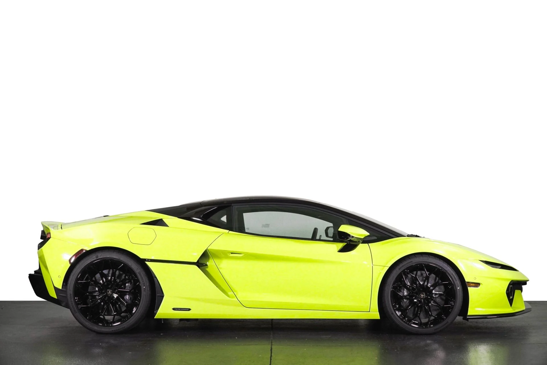 mph016_4079533088_New_2026_Lamborghini_Temerario_1790615623_cea4fef72d