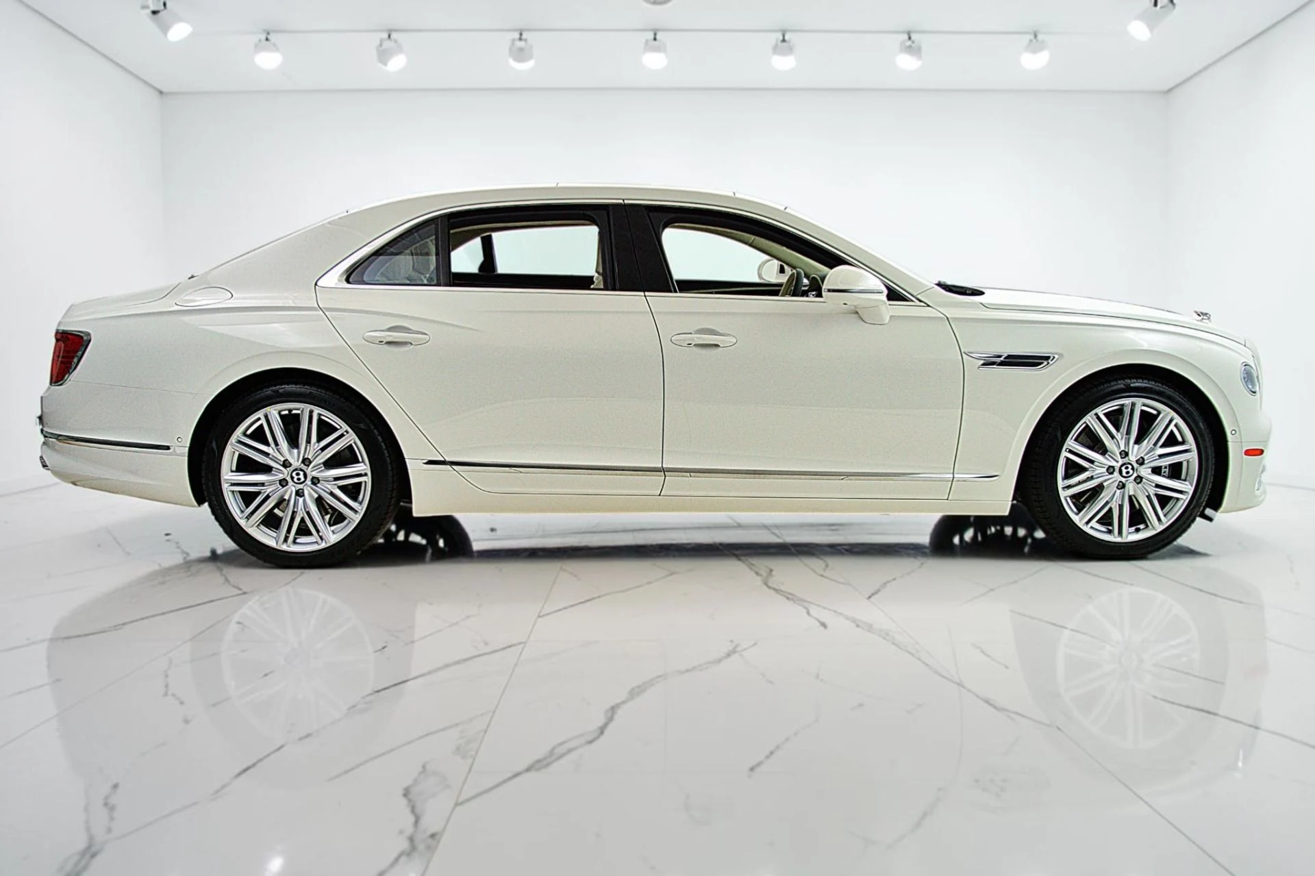 mph016_4081652961_Used_2023_Bentley_Flying_Spur_Hybrid_V6_LEASE_OPTIONS_AVAILABLE_8c3c961510