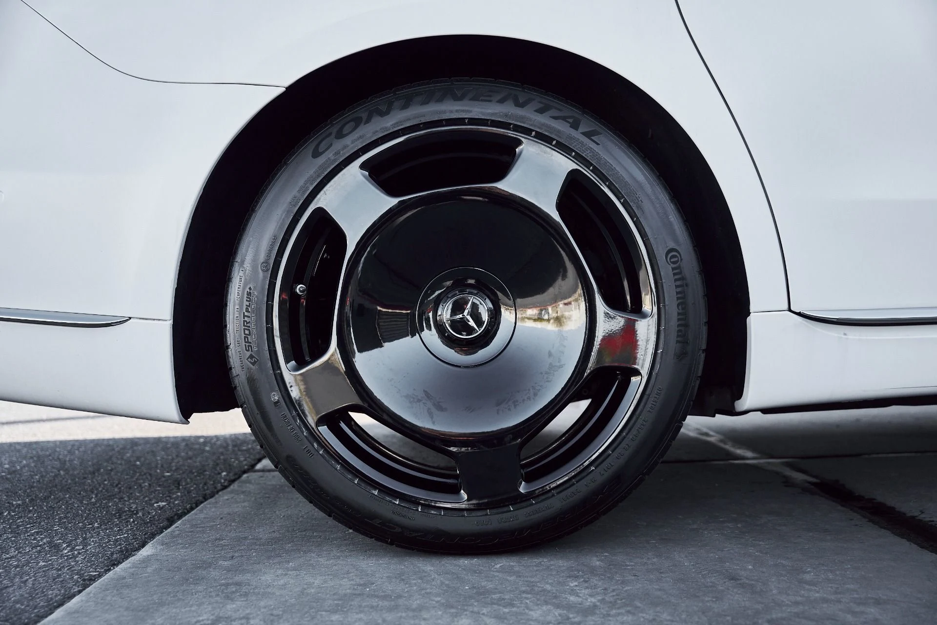 mph016_4097110304_Used_2023_Mercedes_Benz_S_Class_Maybach_S_680_1769803966_111e913c24