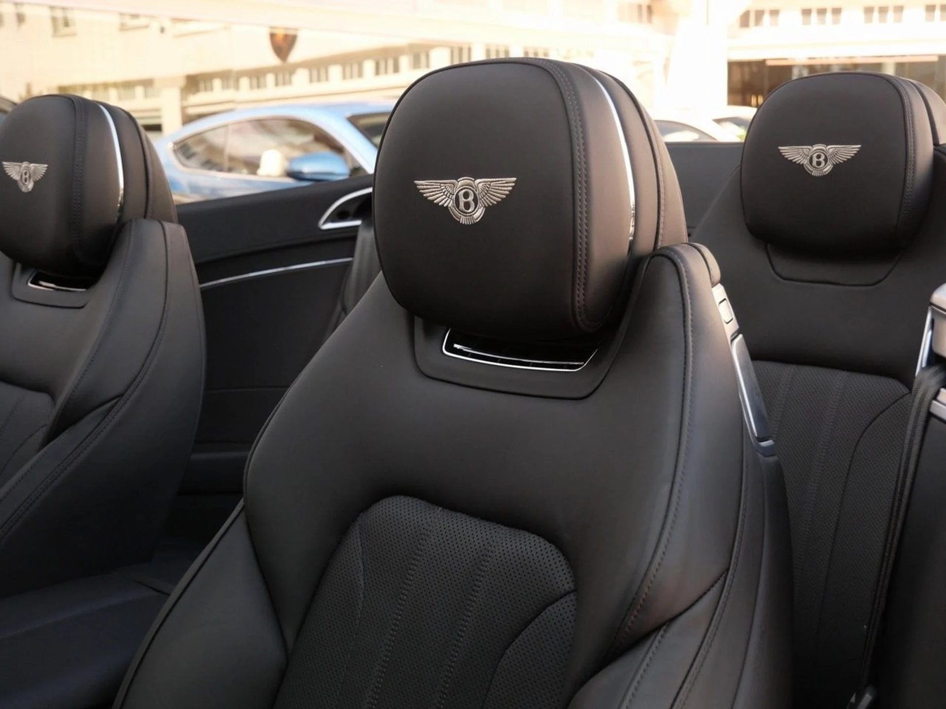 mph016_4103820223_4c1d902d9dd8843a270f0e91c15a8426x_8607ec6923