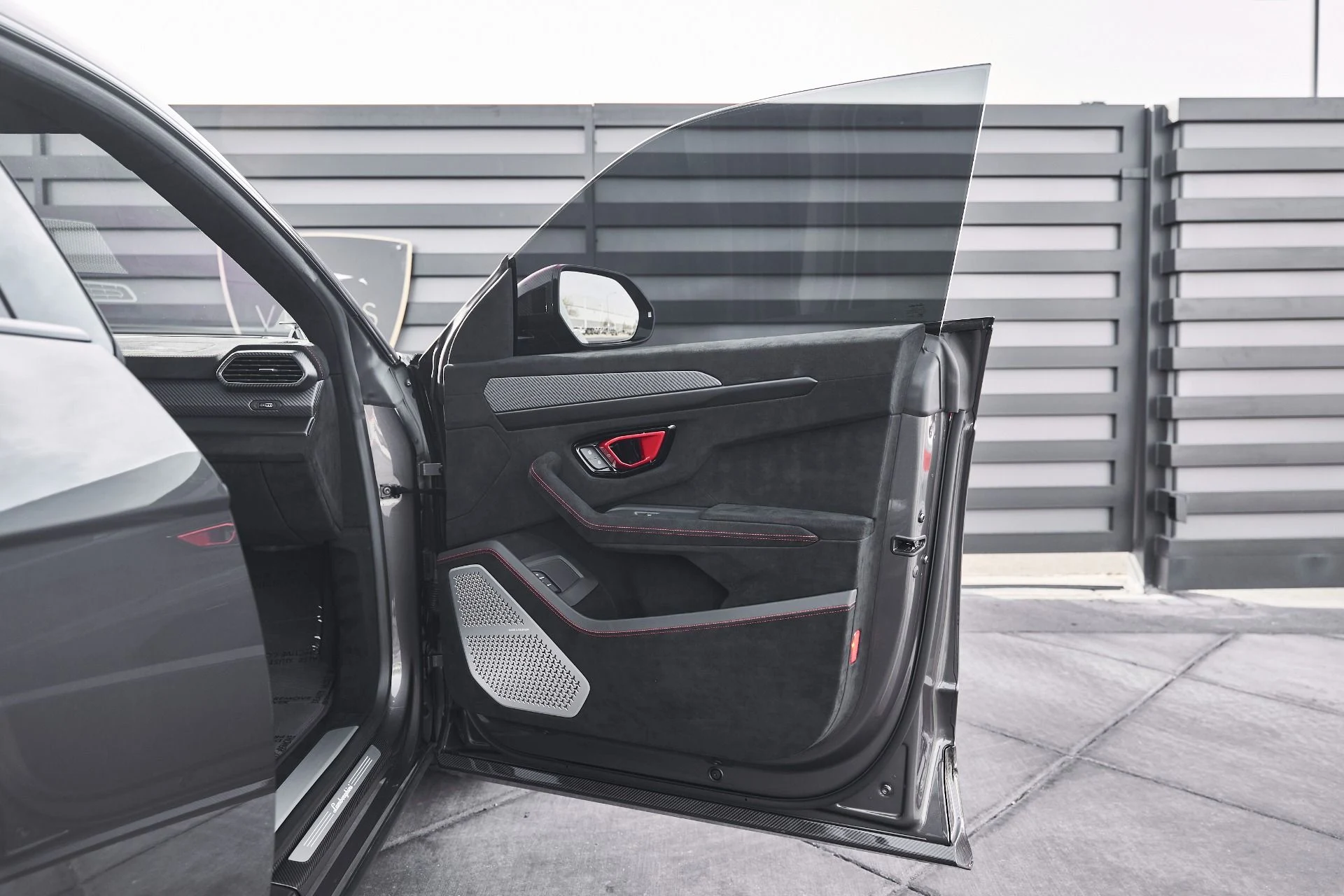 mph016_4111993585_Used_2023_Lamborghini_Urus_Performante_1771116648_fa034a43f1