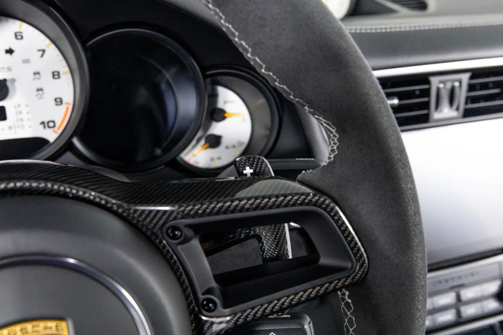mph016_4113709693_Used_2019_Porsche_911_GT_3_RS_1761084292_4e70089635