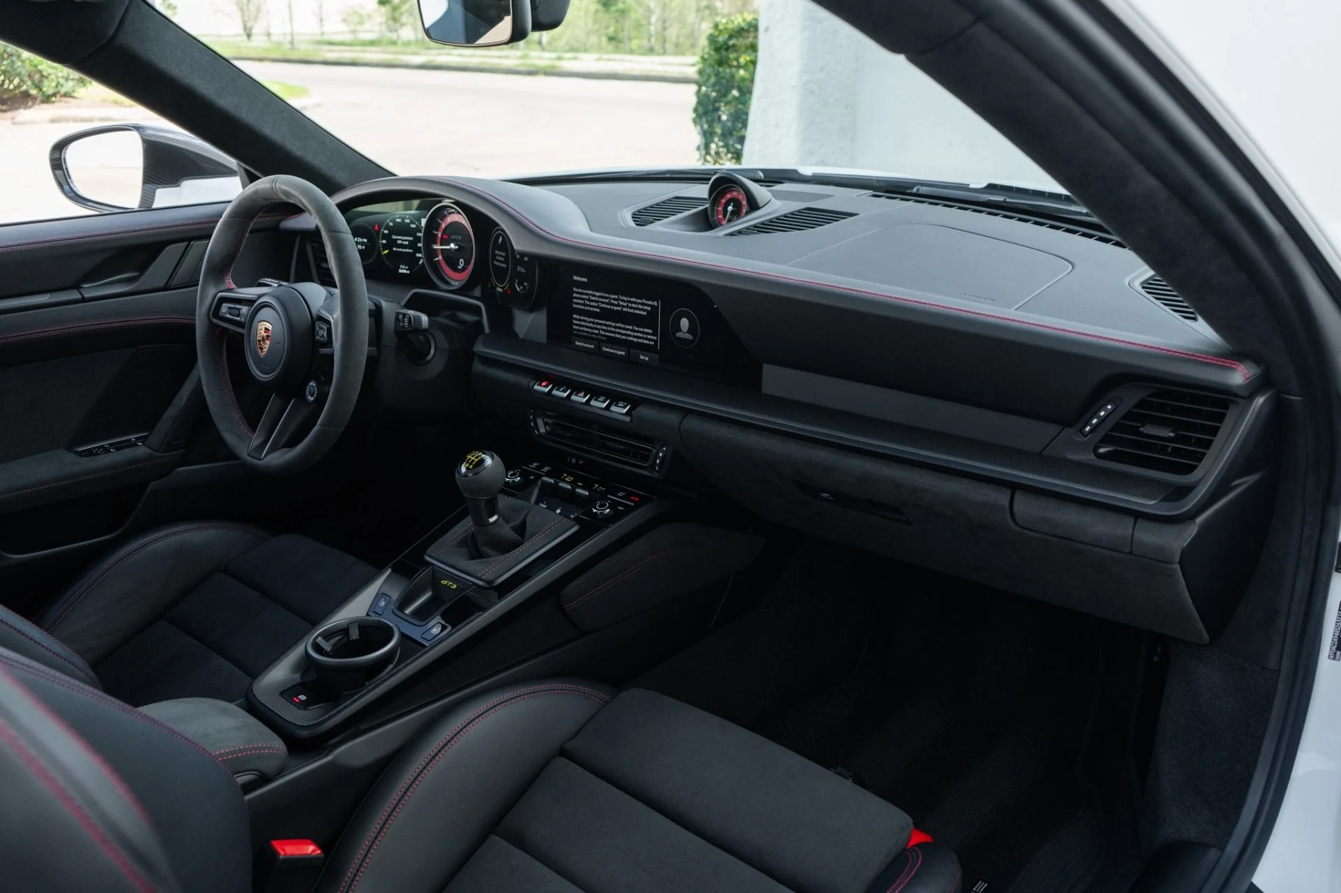 mph016_411538936_Used_2024_Porsche_911_GT_3_1774306212_876fd18ea8