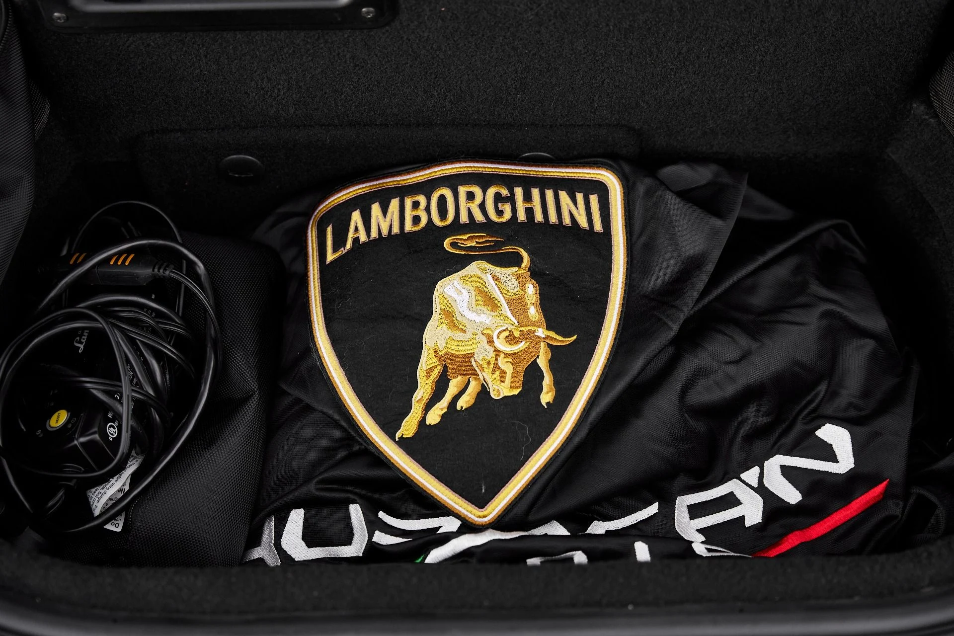 mph016_4128596925_Used_2023_Lamborghini_Huracan_Tecnica_Base_1766269009_78d9ac4b43