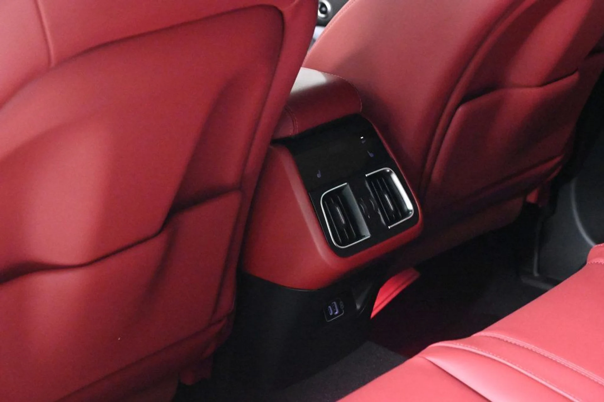 mph016_4129266425_new_2025_maserati_grecale_modenaawd_11350_22957974_16_1024_fda3ddd3ff