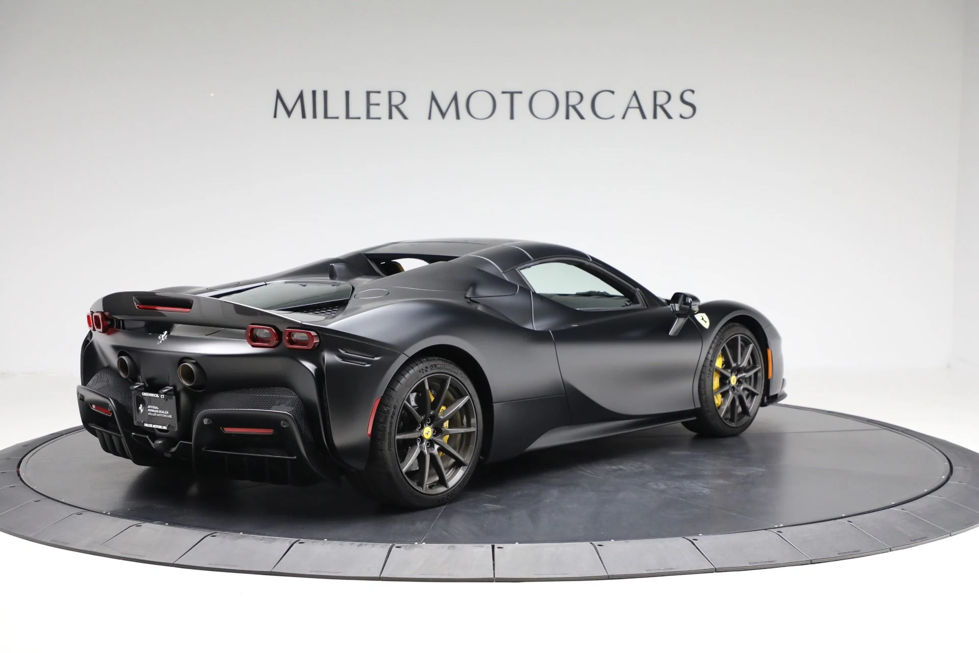 mph016_4131737401_Used_2022_Ferrari_SF_90_Spider_c4fcfefbea