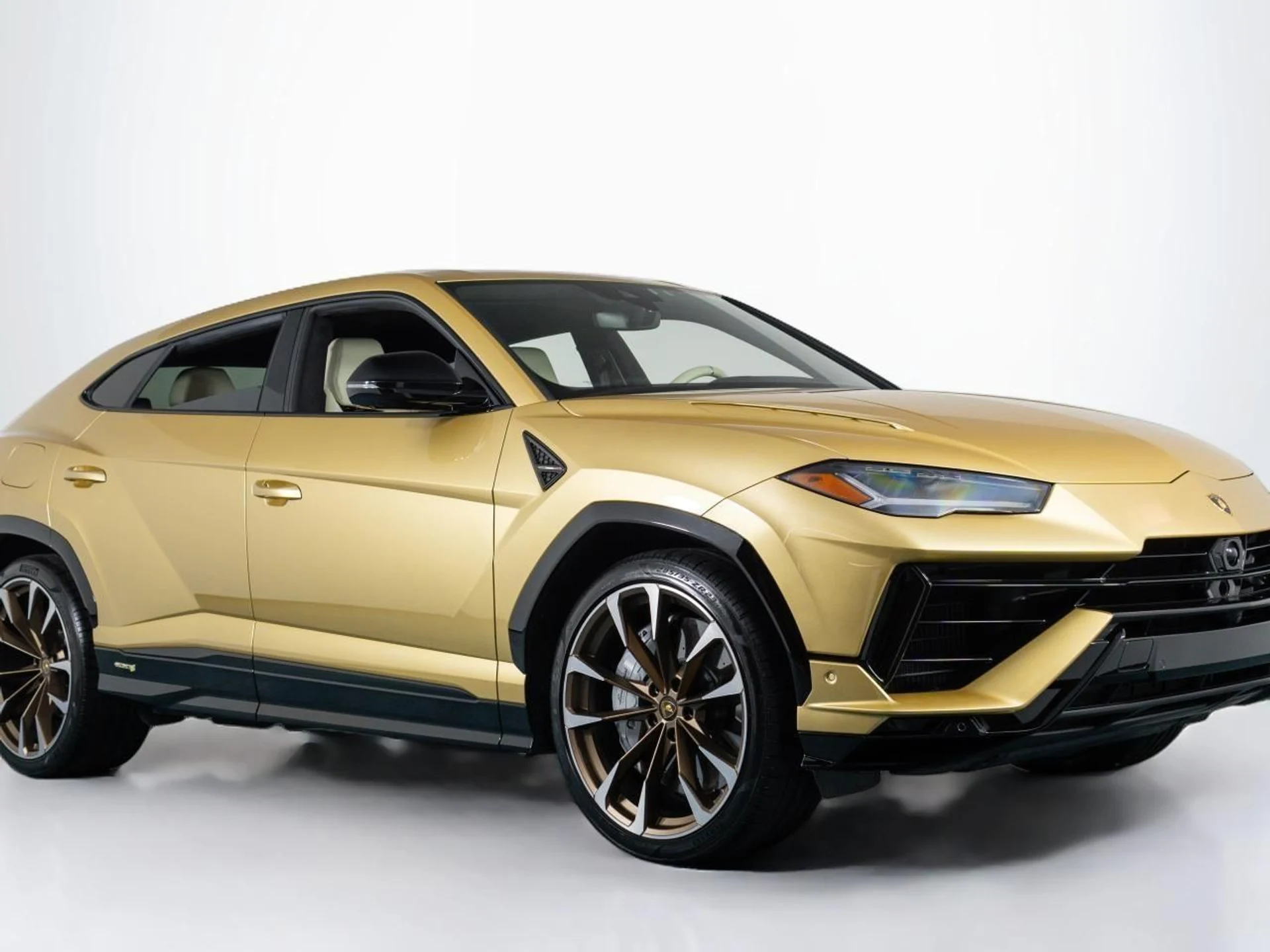 mph016_4136364720_Used_2023_Lamborghini_Urus_S_1785169230_3958ca2ef0