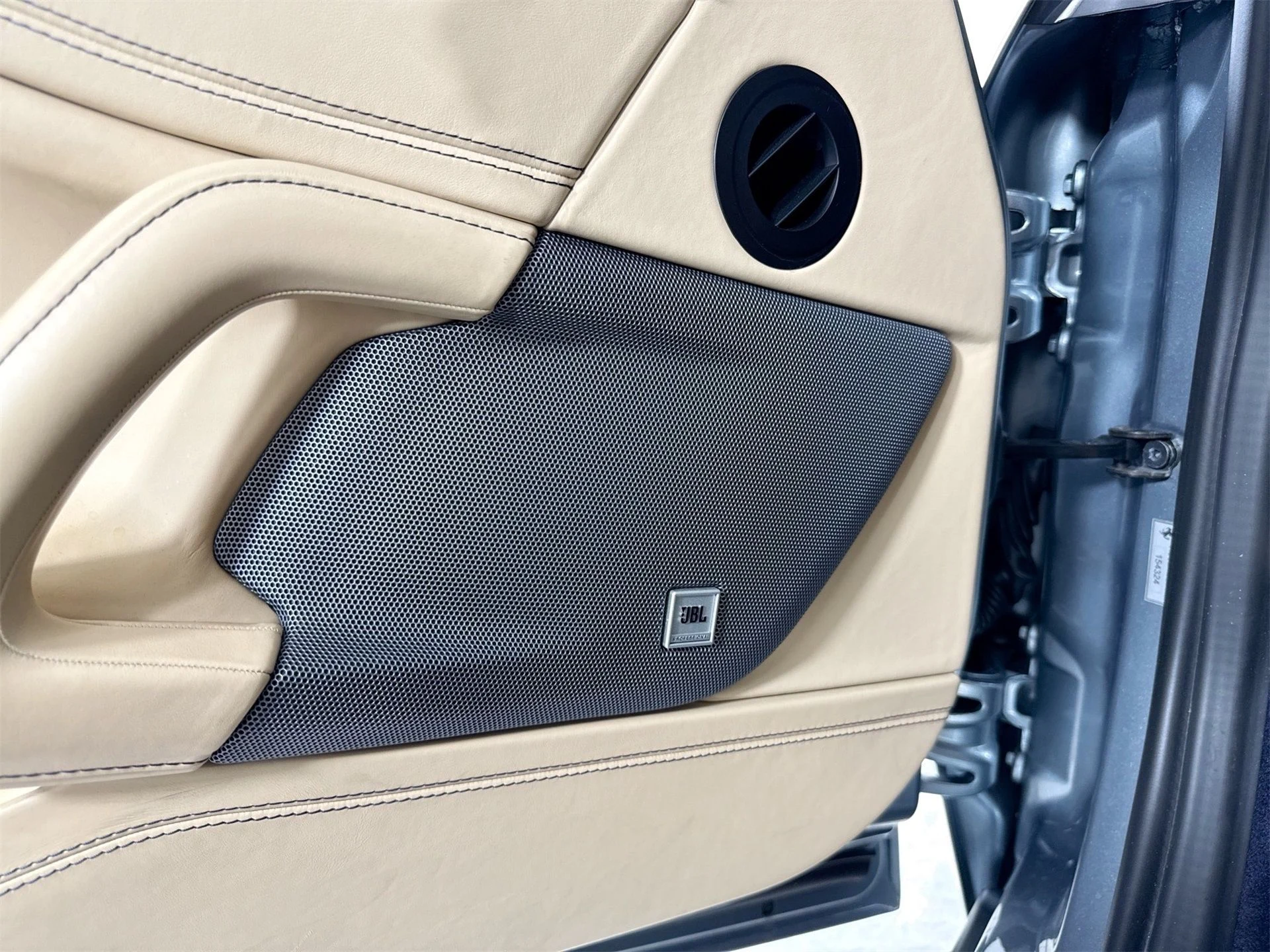 mph016_4141728797_6a75a25d2727c2c67815ee234c040b3e_f93a95e903