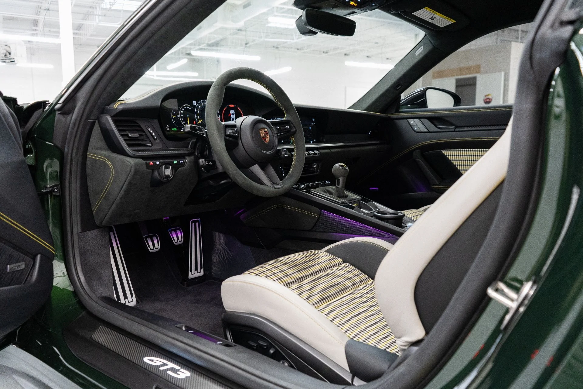 mph016_4147502154_Used_2026_Porsche_911_GT_3_1766611800_112088dfcd