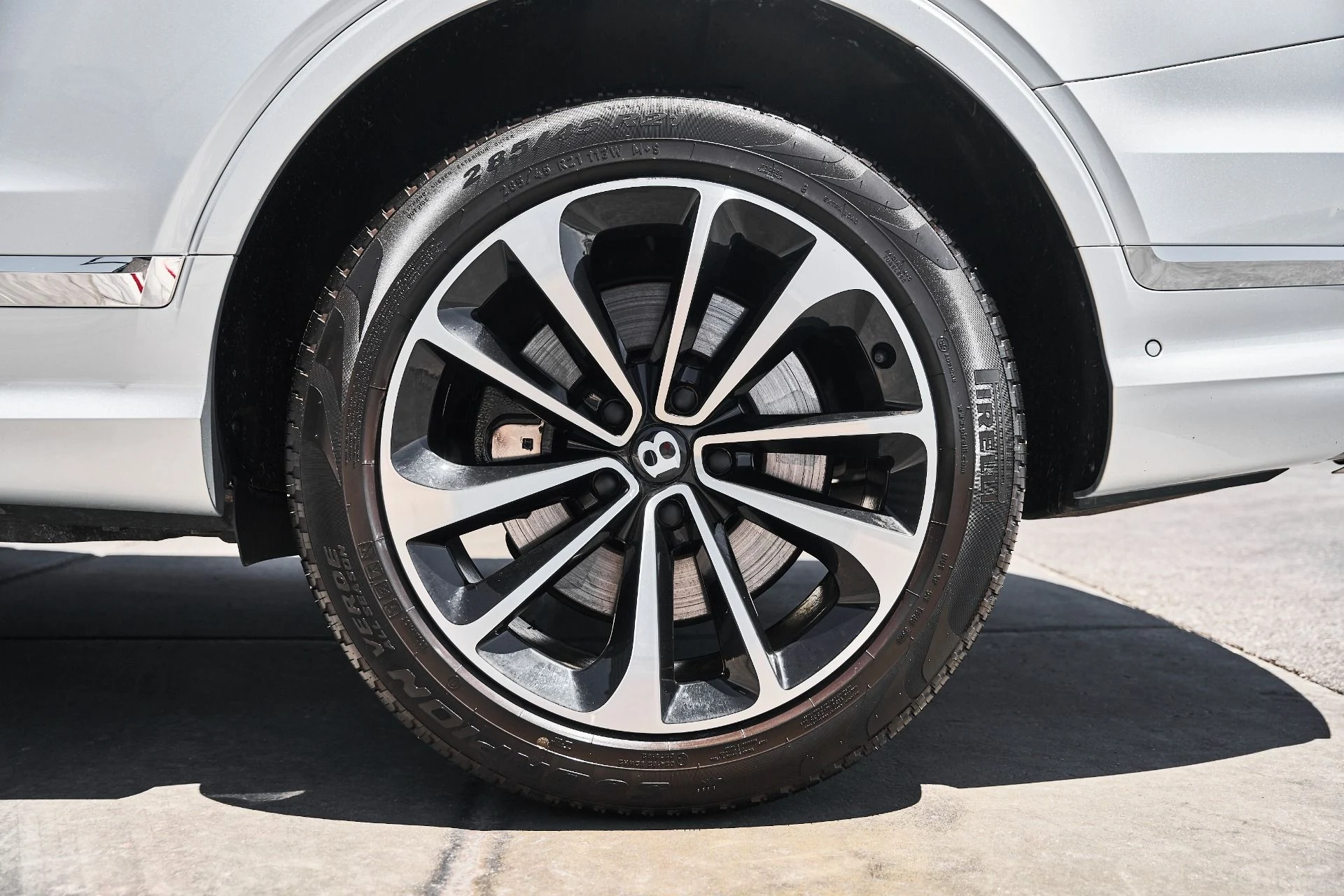 mph016_4149958793_Used_2021_Bentley_Bentayga_V8_1781574929_daf9981be2
