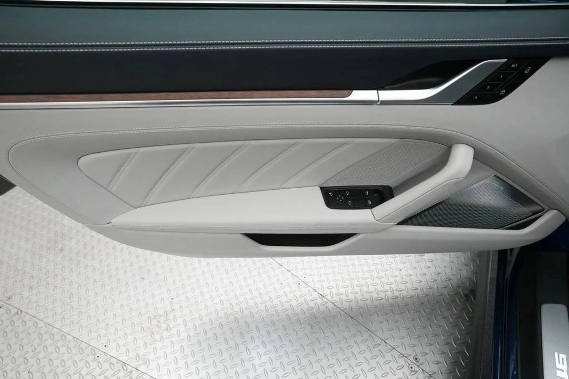 mph016_4149987981_17_1f5782301f