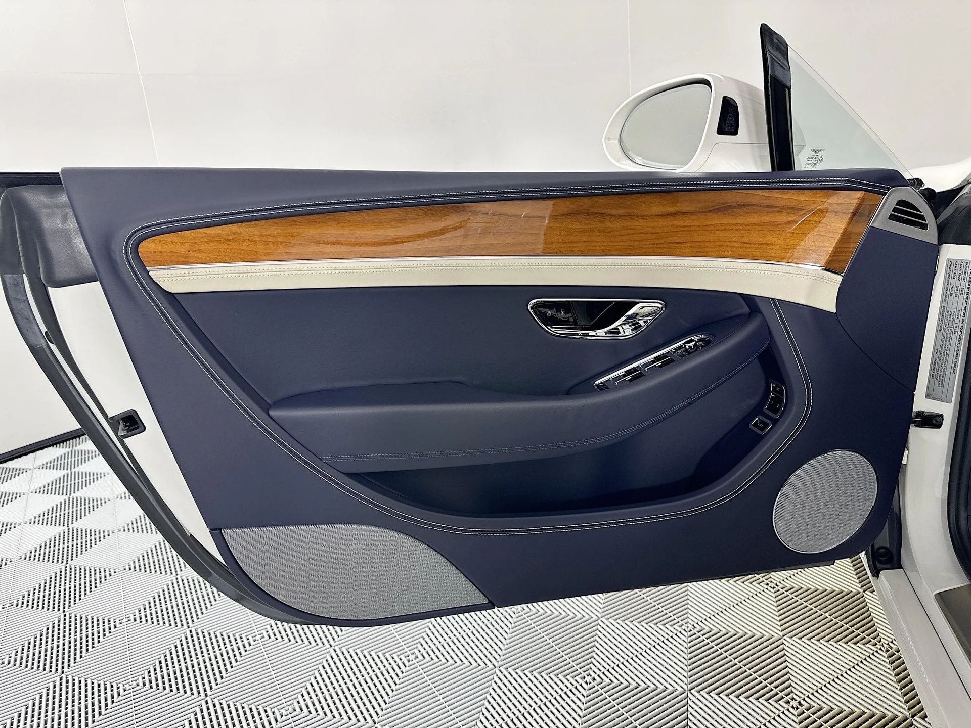 mph016_4152753759_17_b0cf6390cd