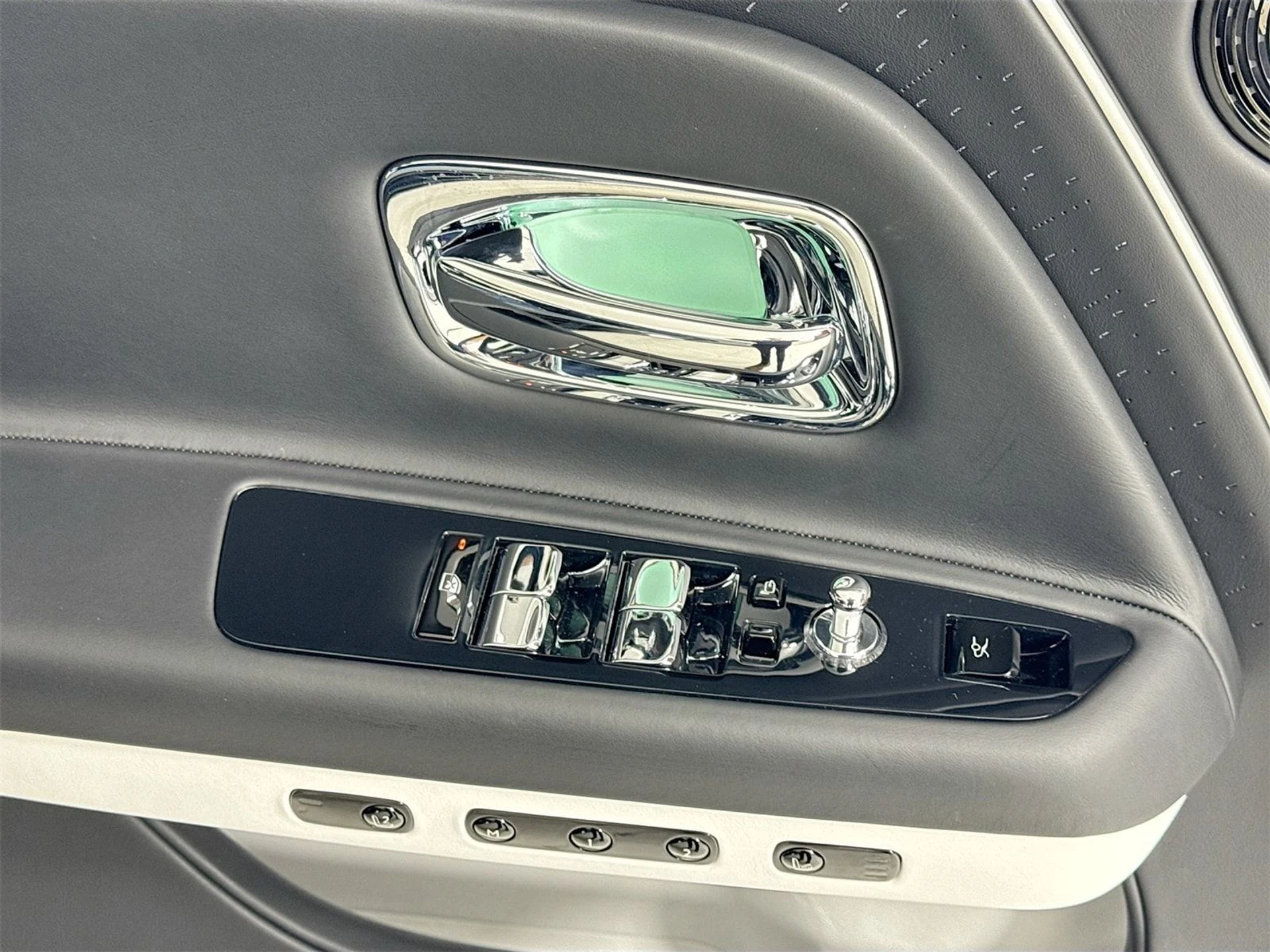 mph016_4154915537_34b9cbdf614bd6be0fc0a83a5498b03ax_23fe8dd303