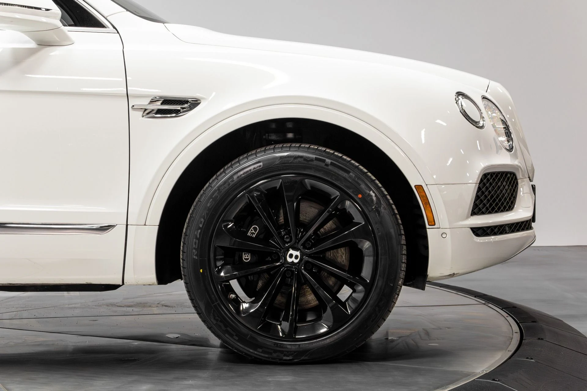 mph016_4158626791_Used_2019_Bentley_Bentayga_V8_1771459975_8992868438