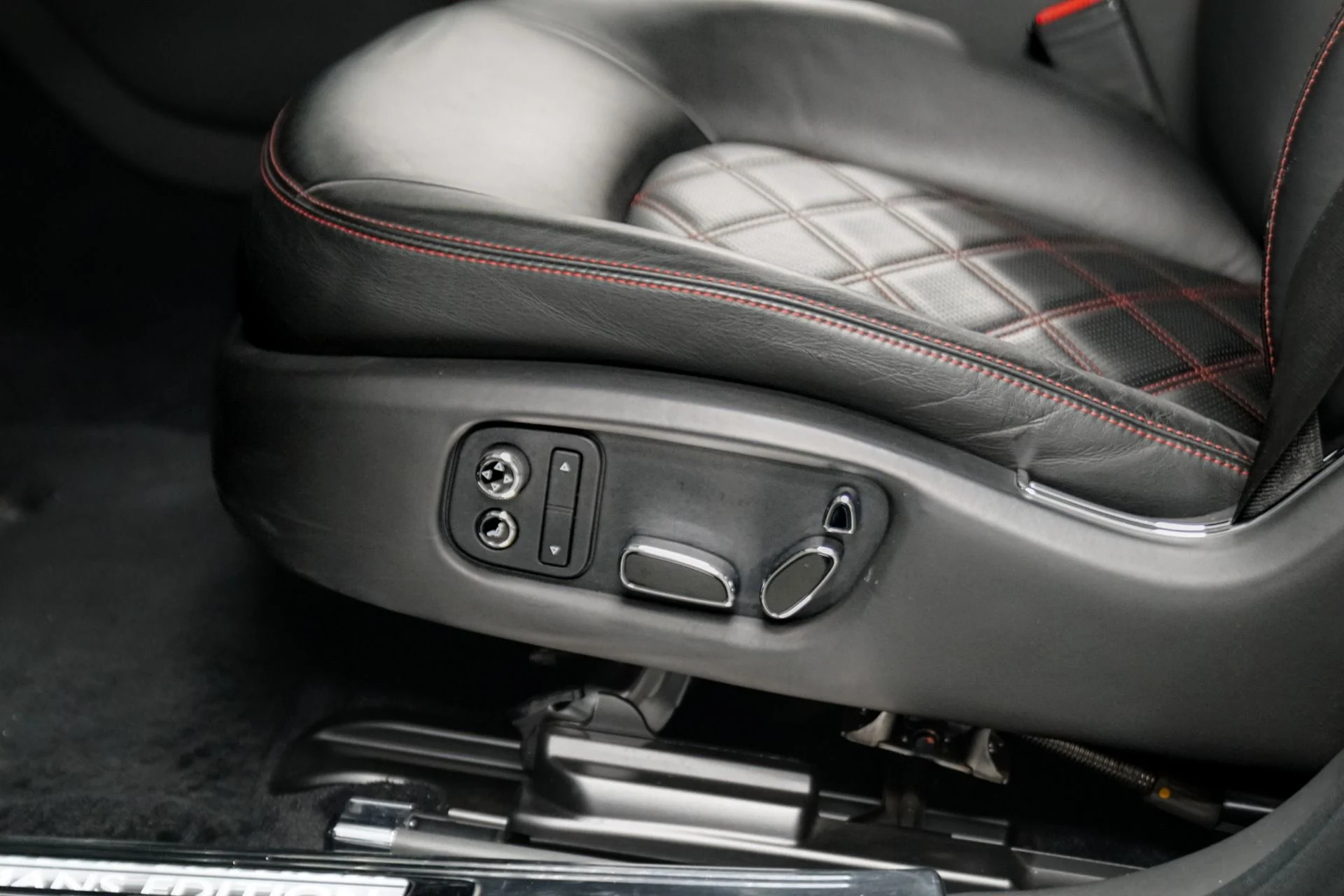 mph016_4161880243_Used_2013_Bentley_Mulsanne_1769559235_8c09448bfc