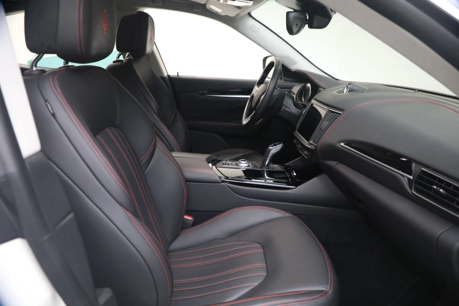 mph016_4162178709_Used_2022_Maserati_Levante_GT_1764079990_535e806dd9