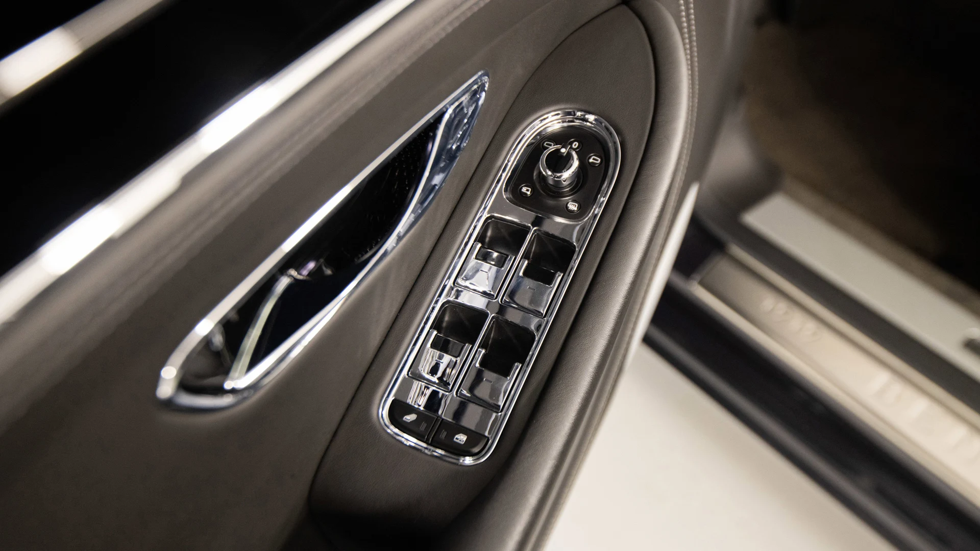 mph016_4166346933_8d7c51806663480bb70848a39f5c4248_bb783f4f5f