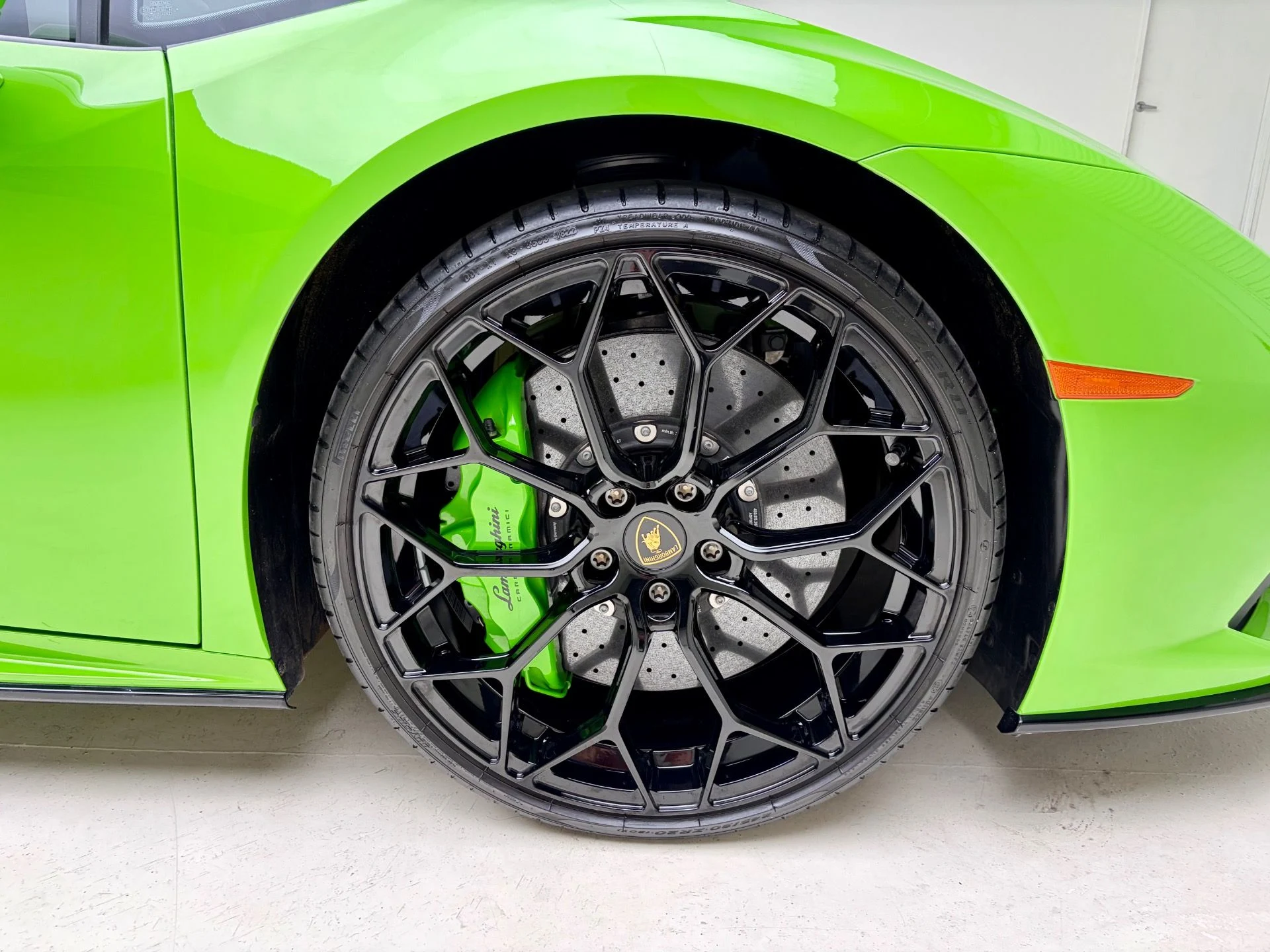 mph016_4168058622_Used_2022_Lamborghini_Huracan_EVO_1777741284_8da8c0da0b