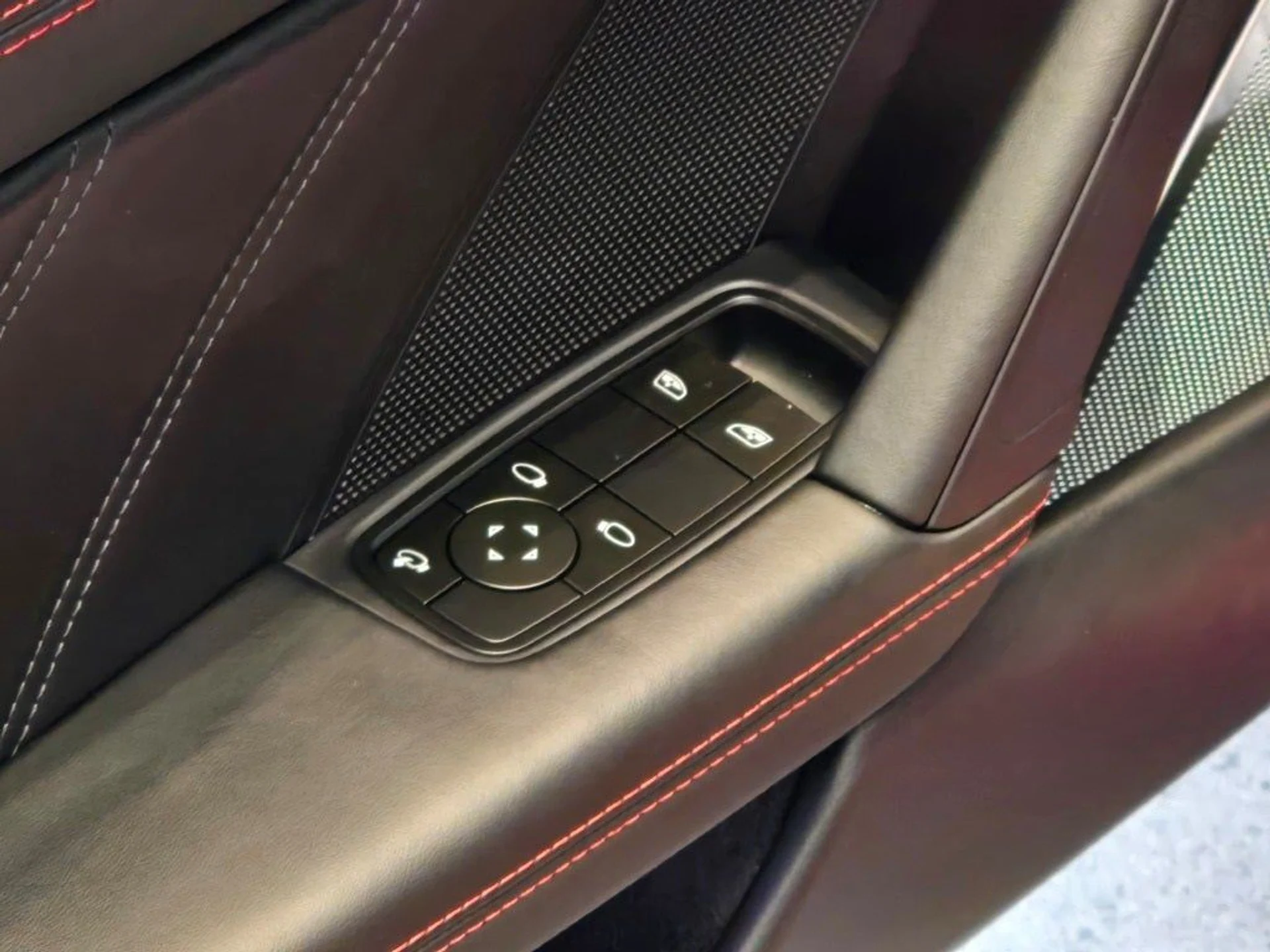 mph016_4168761561_17_69ed59a476